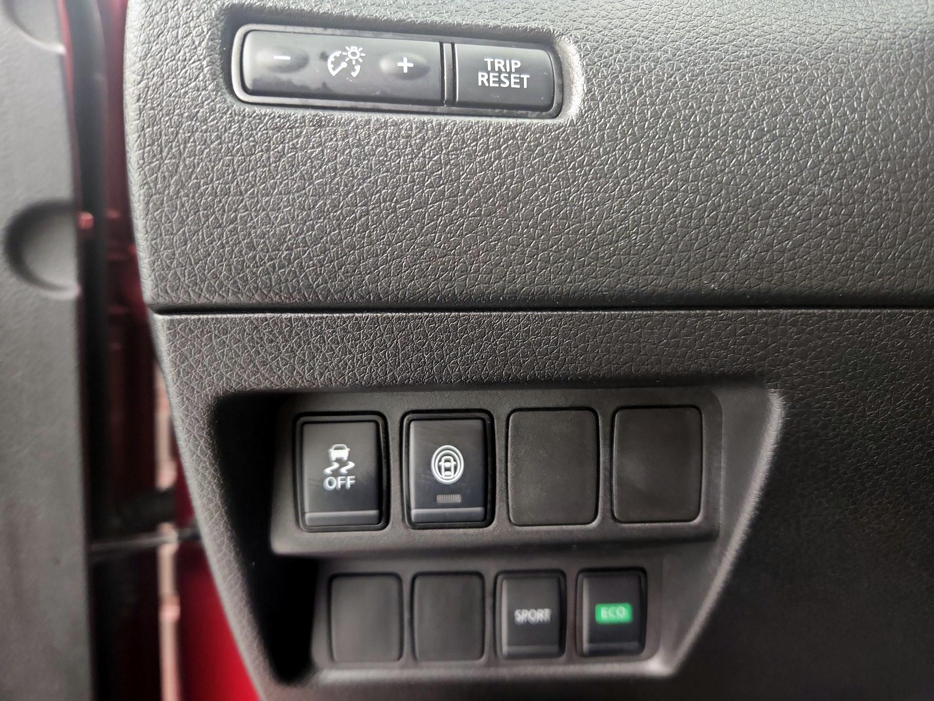 Thumbnail: 2020 Nissan Rogue Sport - 13