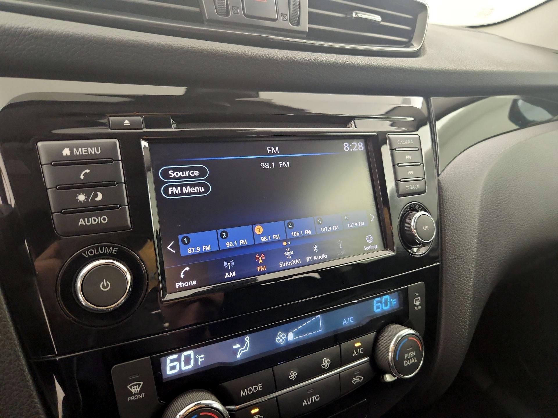 Thumbnail: 2020 Nissan Rogue Sport - 15
