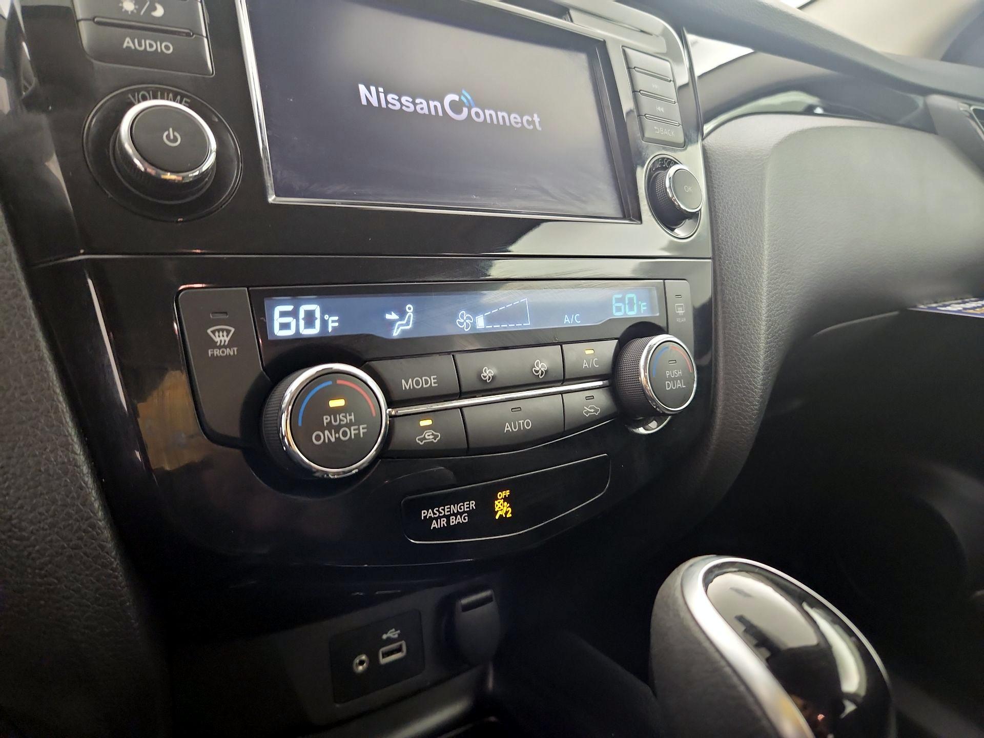 Thumbnail: 2020 Nissan Rogue Sport - 16