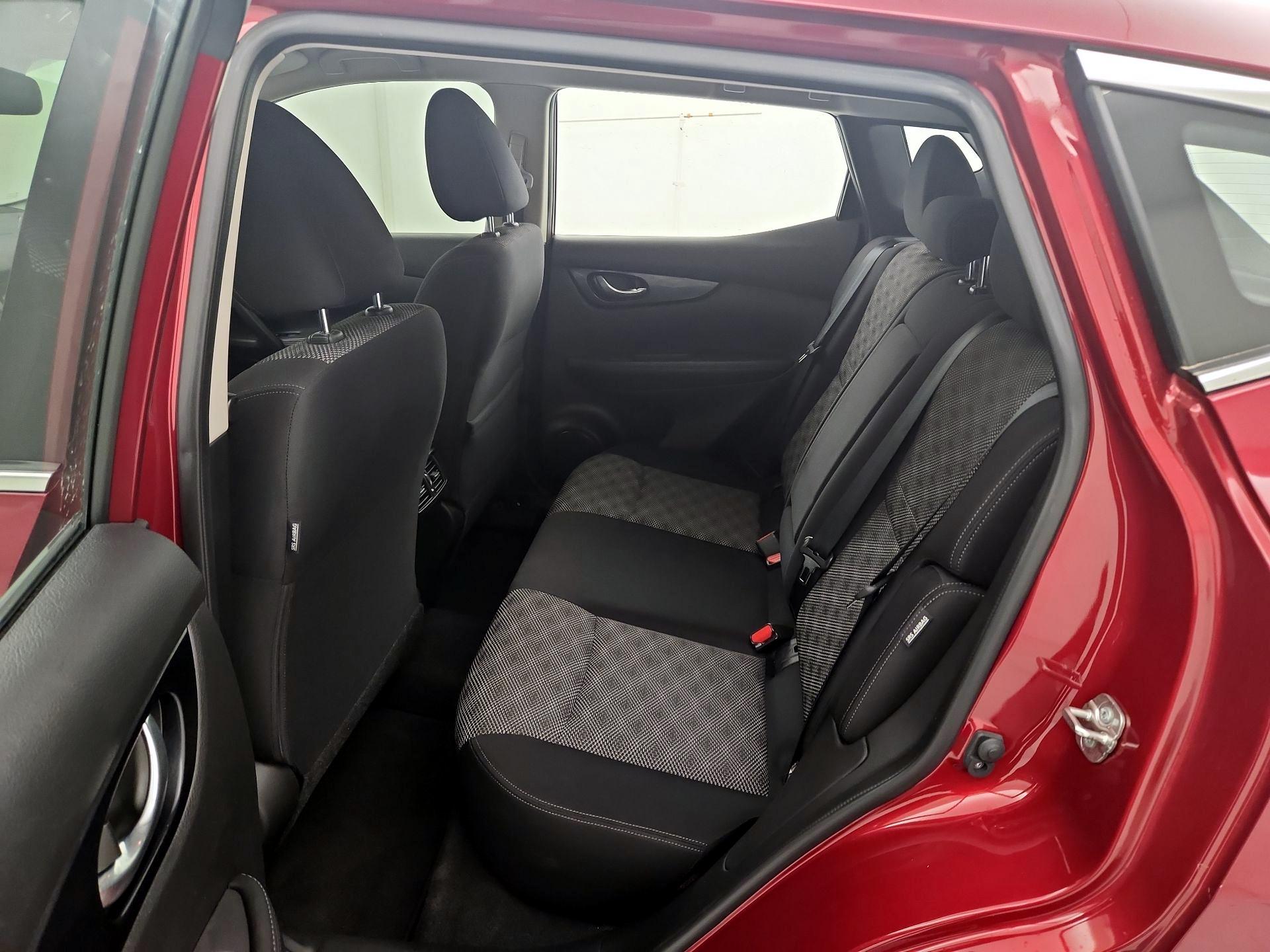 Thumbnail: 2020 Nissan Rogue Sport - 19