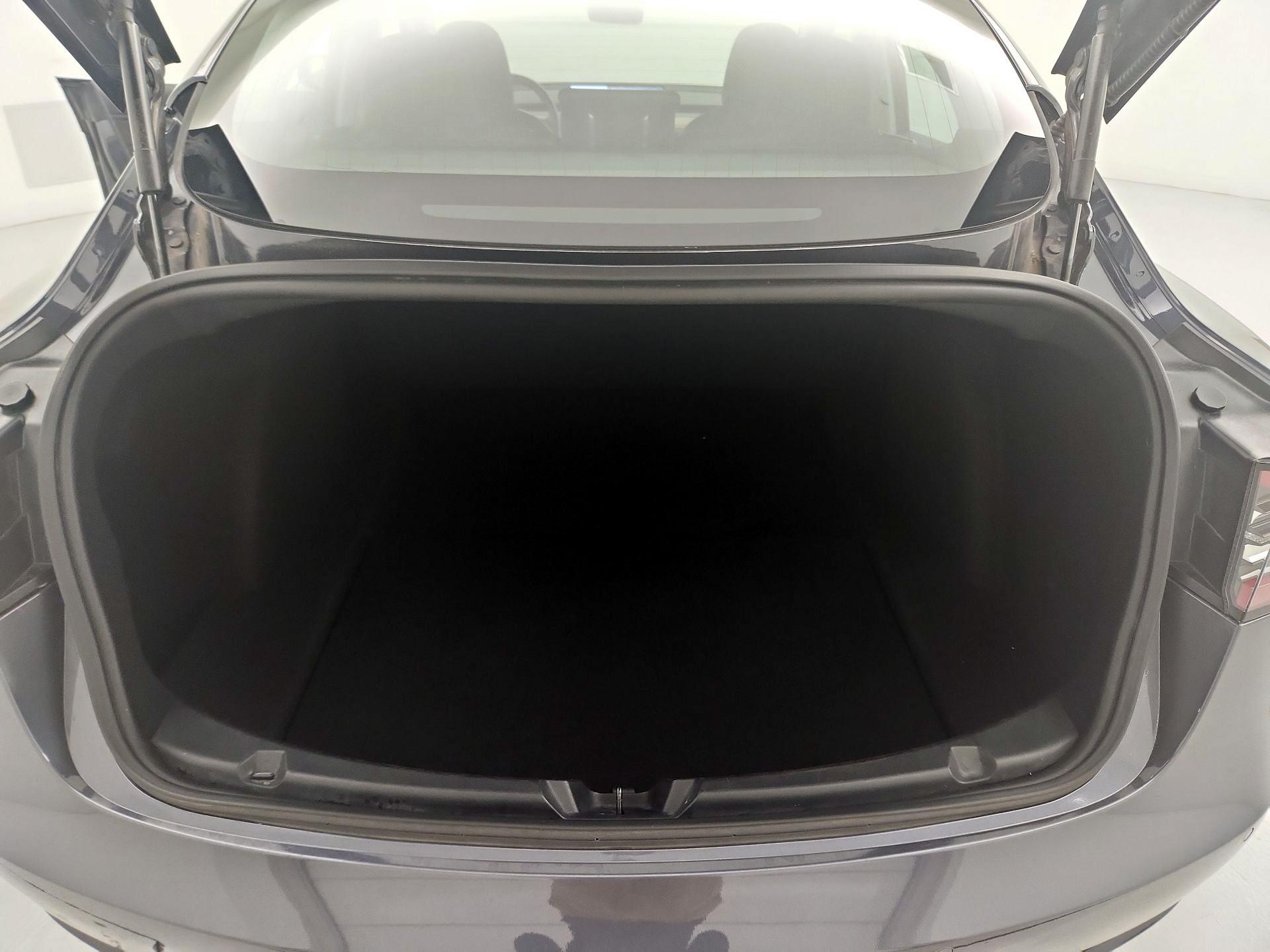 Thumbnail: 2018 Tesla Model 3 - 20