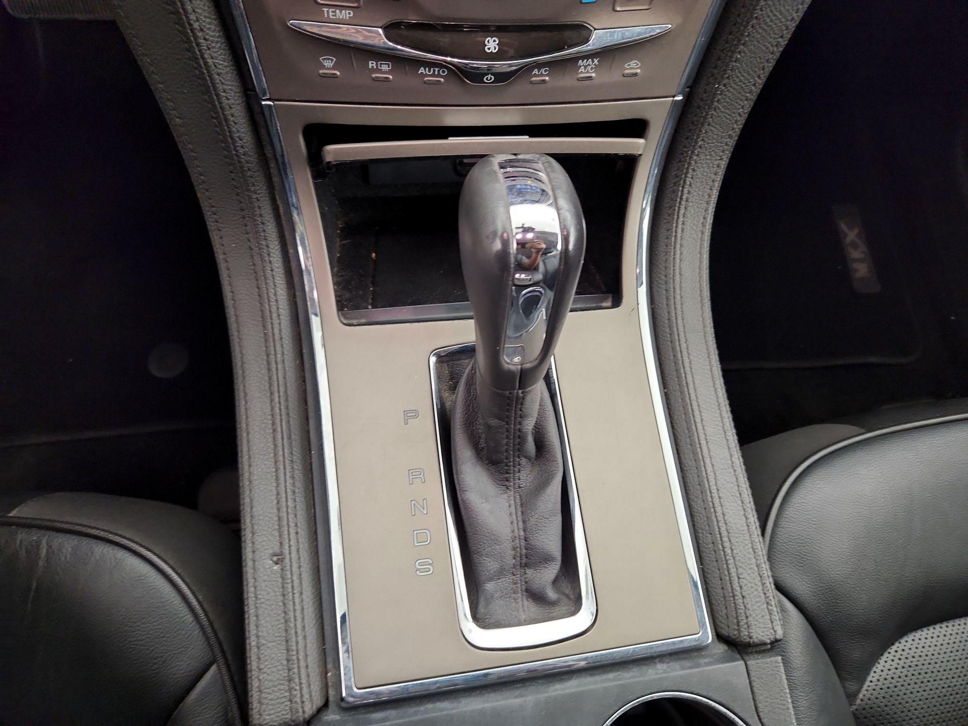 Thumbnail: 2015 Lincoln MKX - 17
