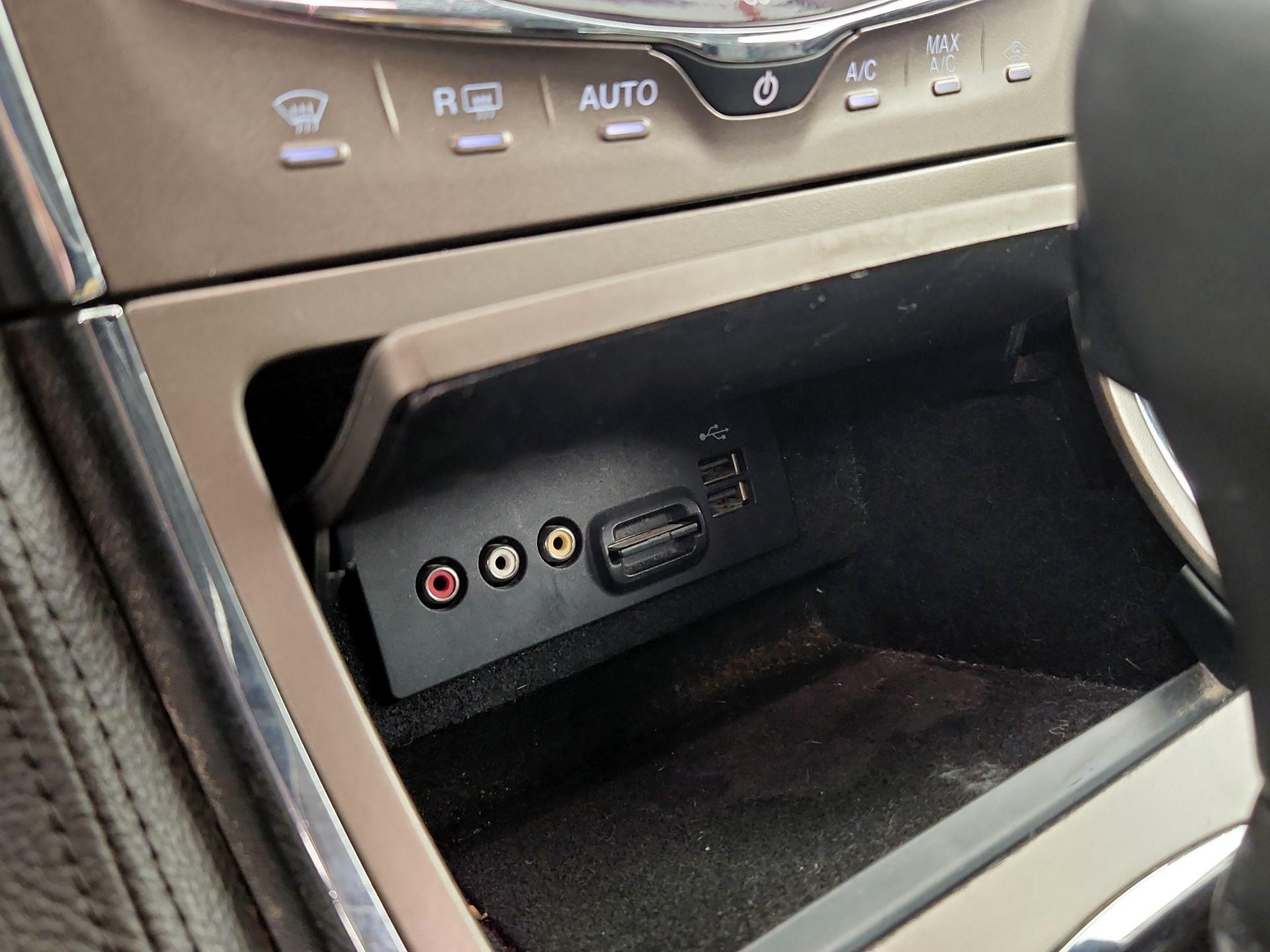 Thumbnail: 2015 Lincoln MKX - 18