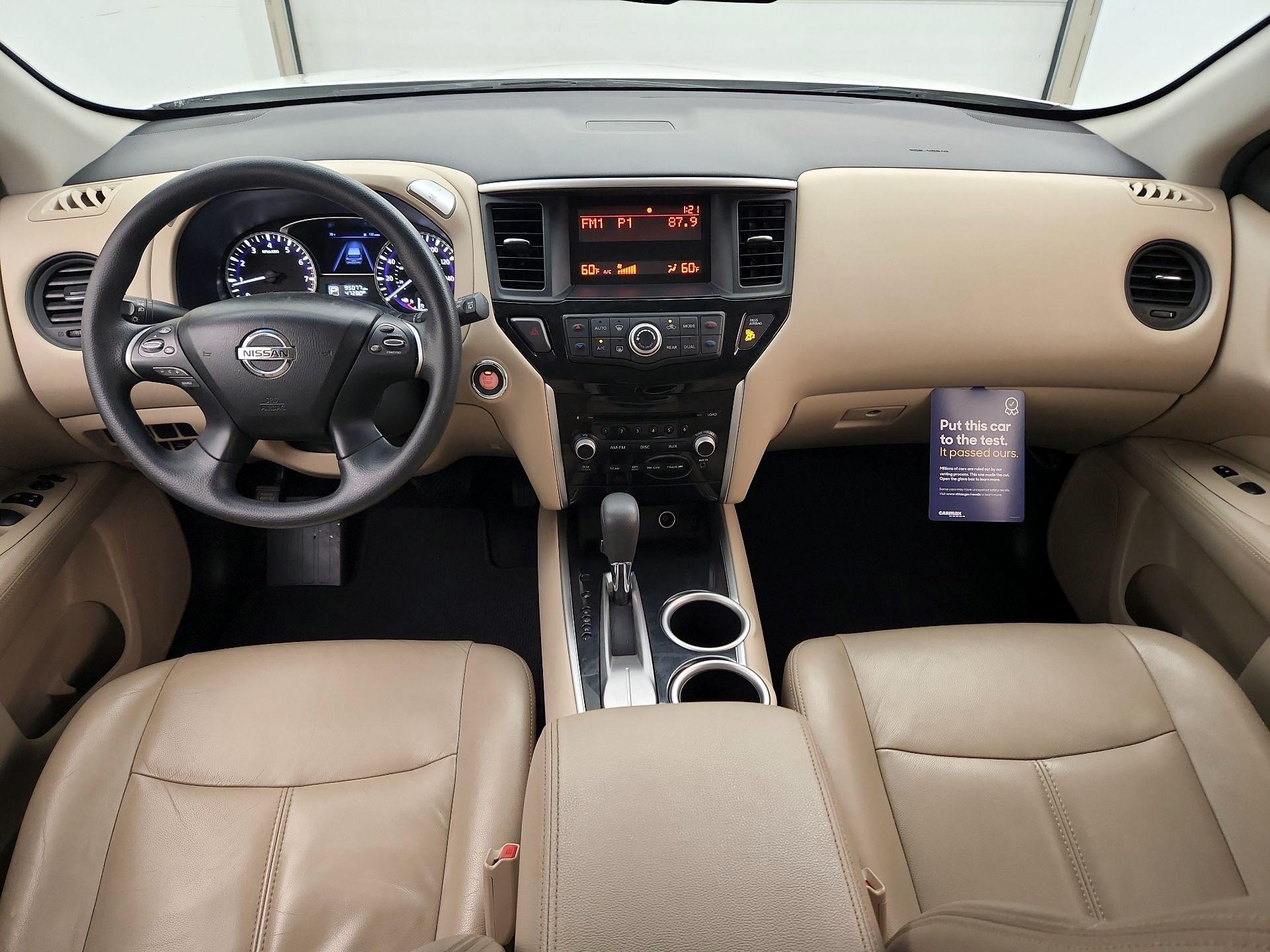 Thumbnail: 2016 Nissan Pathfinder - 9