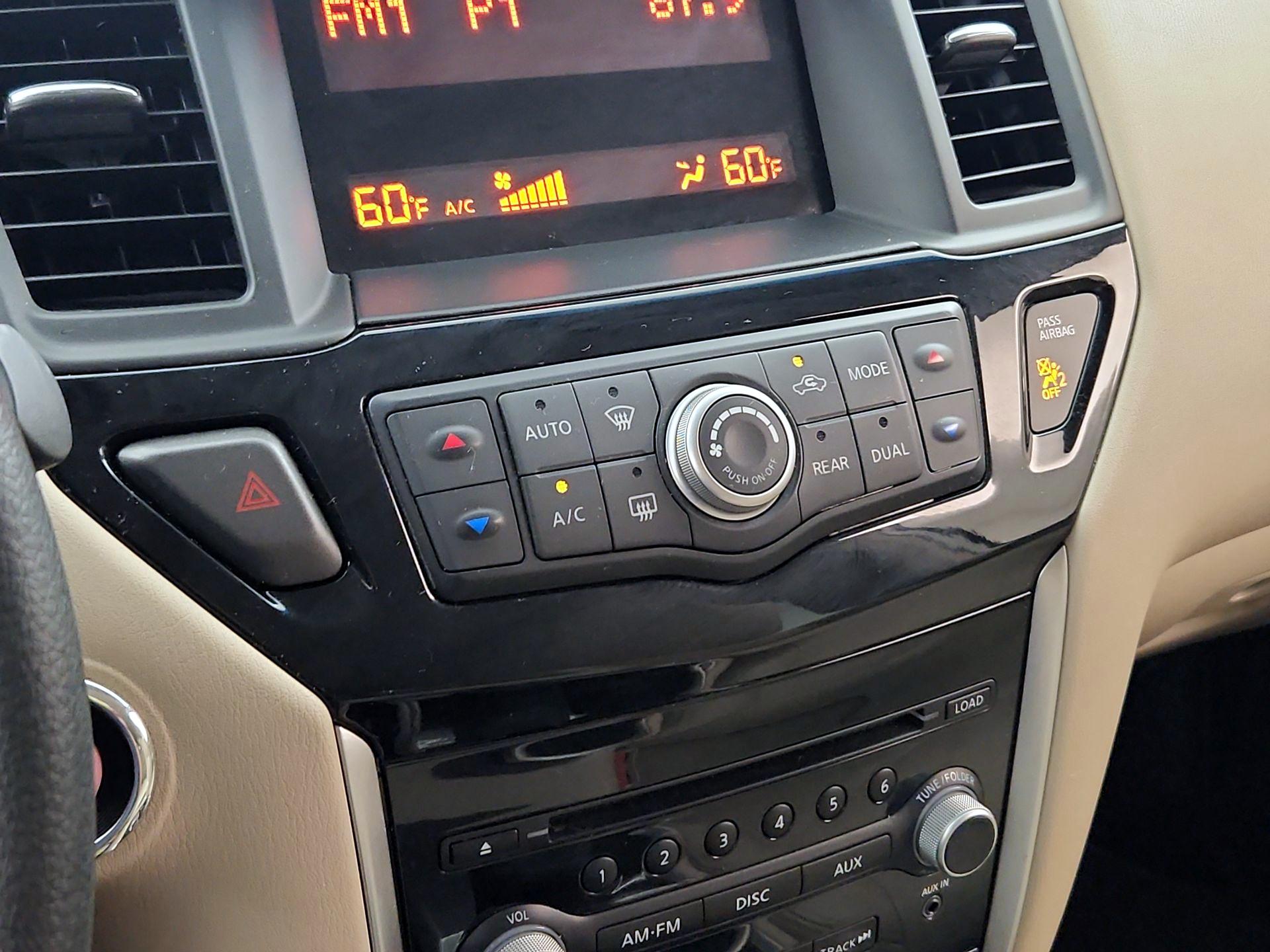 Thumbnail: 2016 Nissan Pathfinder - 15