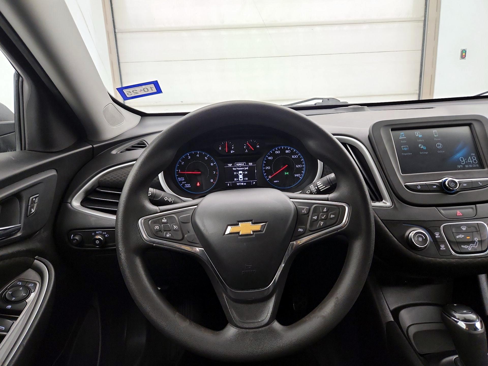 Thumbnail: 2018 Chevrolet Malibu - 10