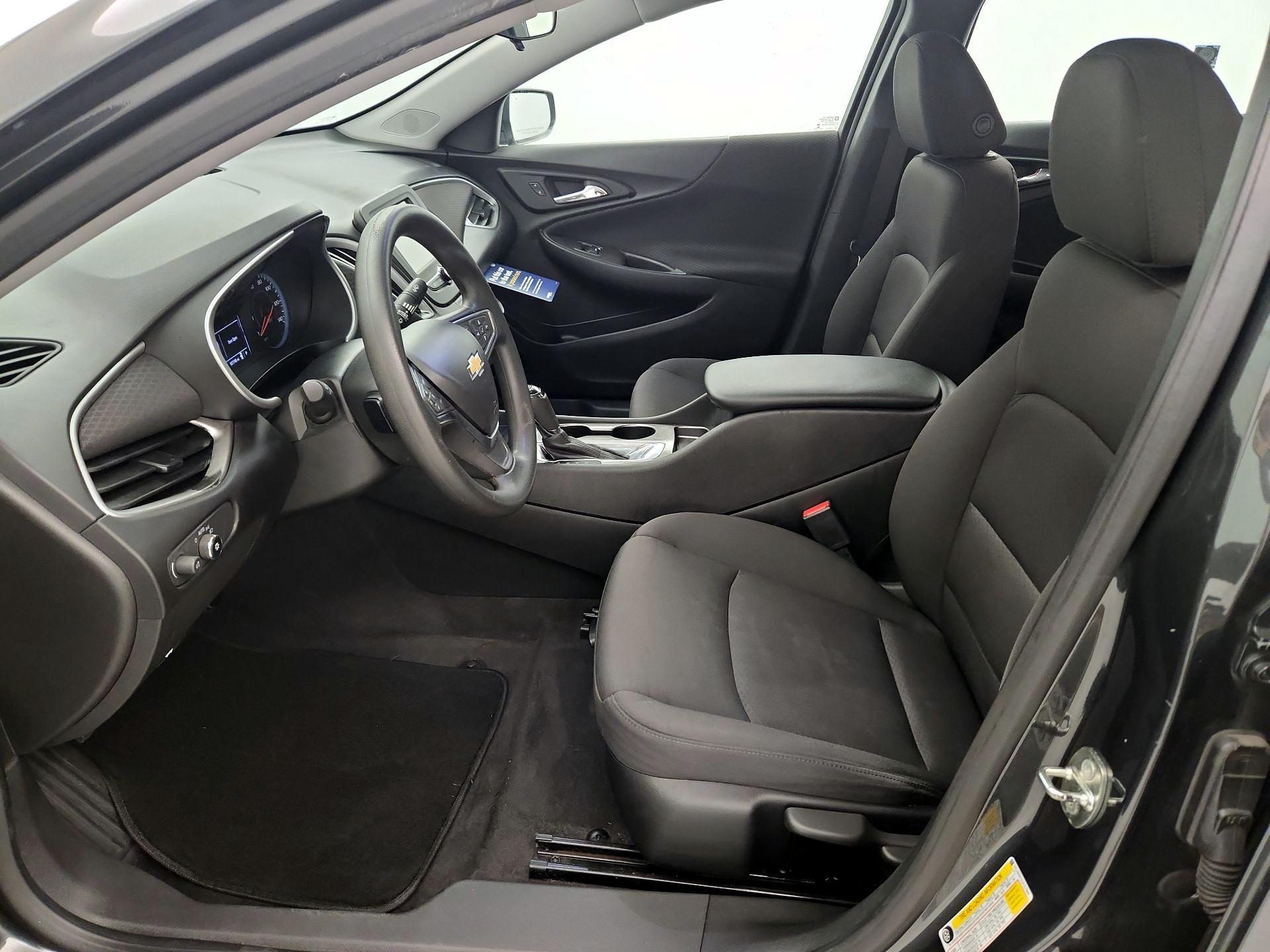 Thumbnail: 2018 Chevrolet Malibu - 11