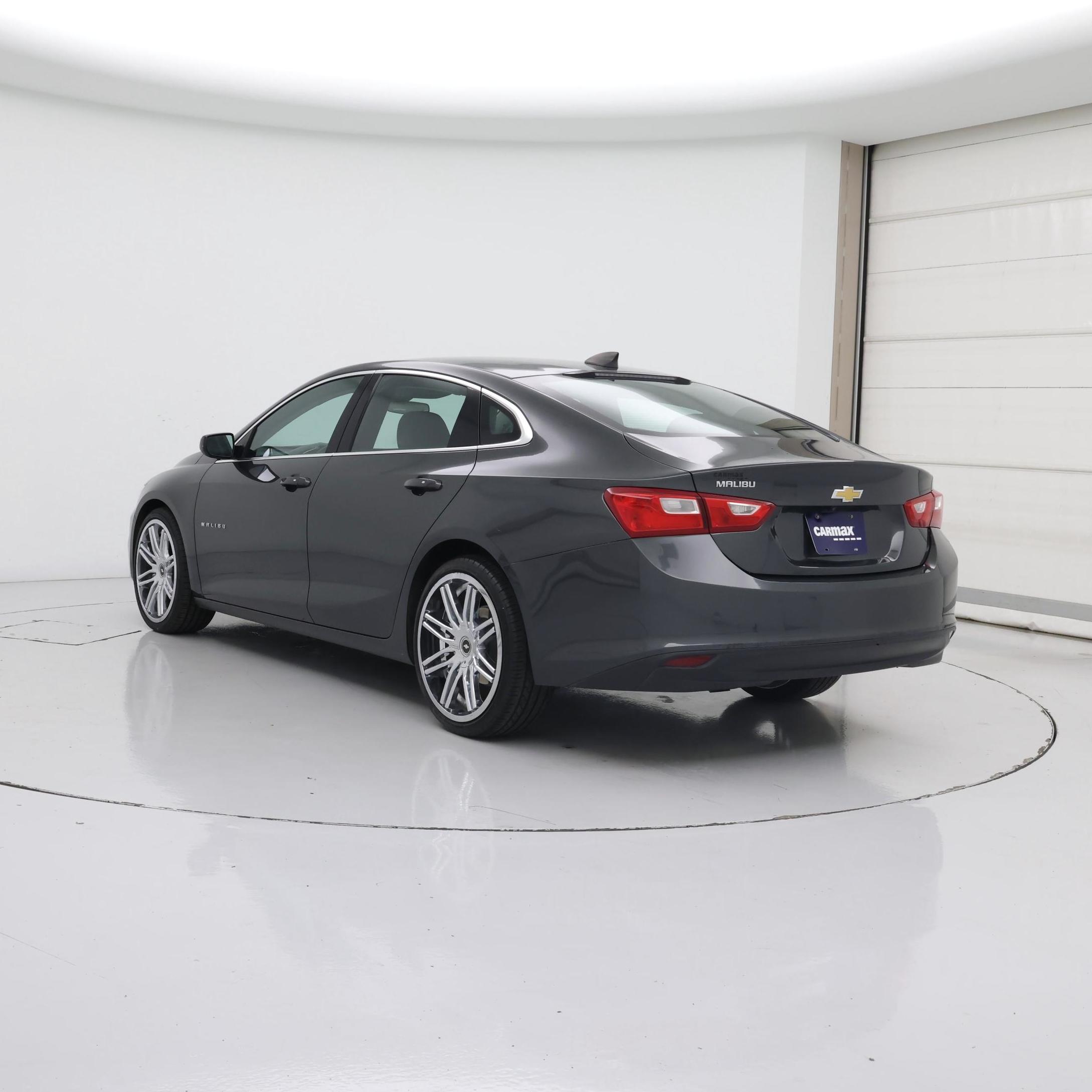 Thumbnail: 2018 Chevrolet Malibu - 2