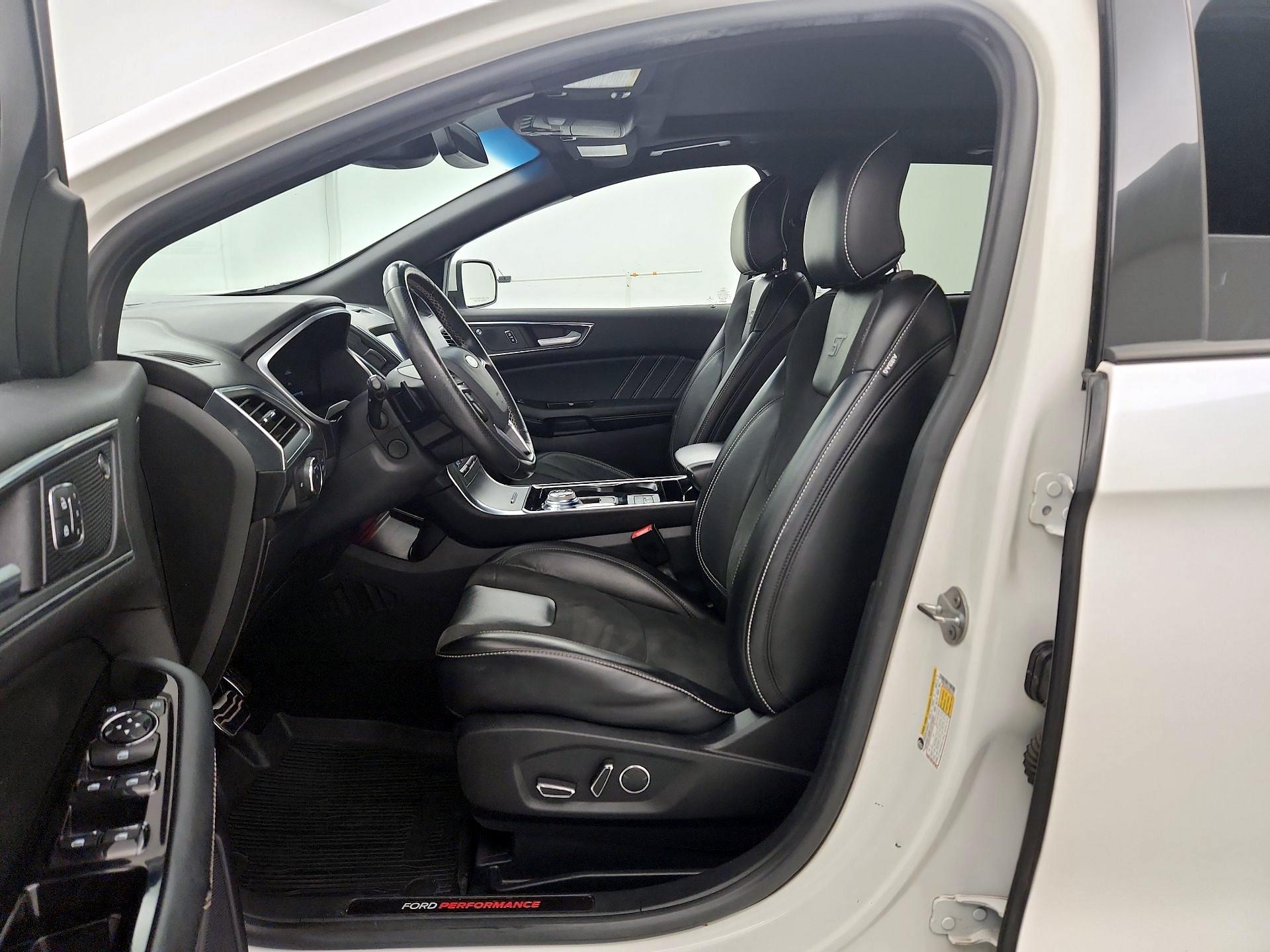 Thumbnail: 2019 Ford Edge - 11