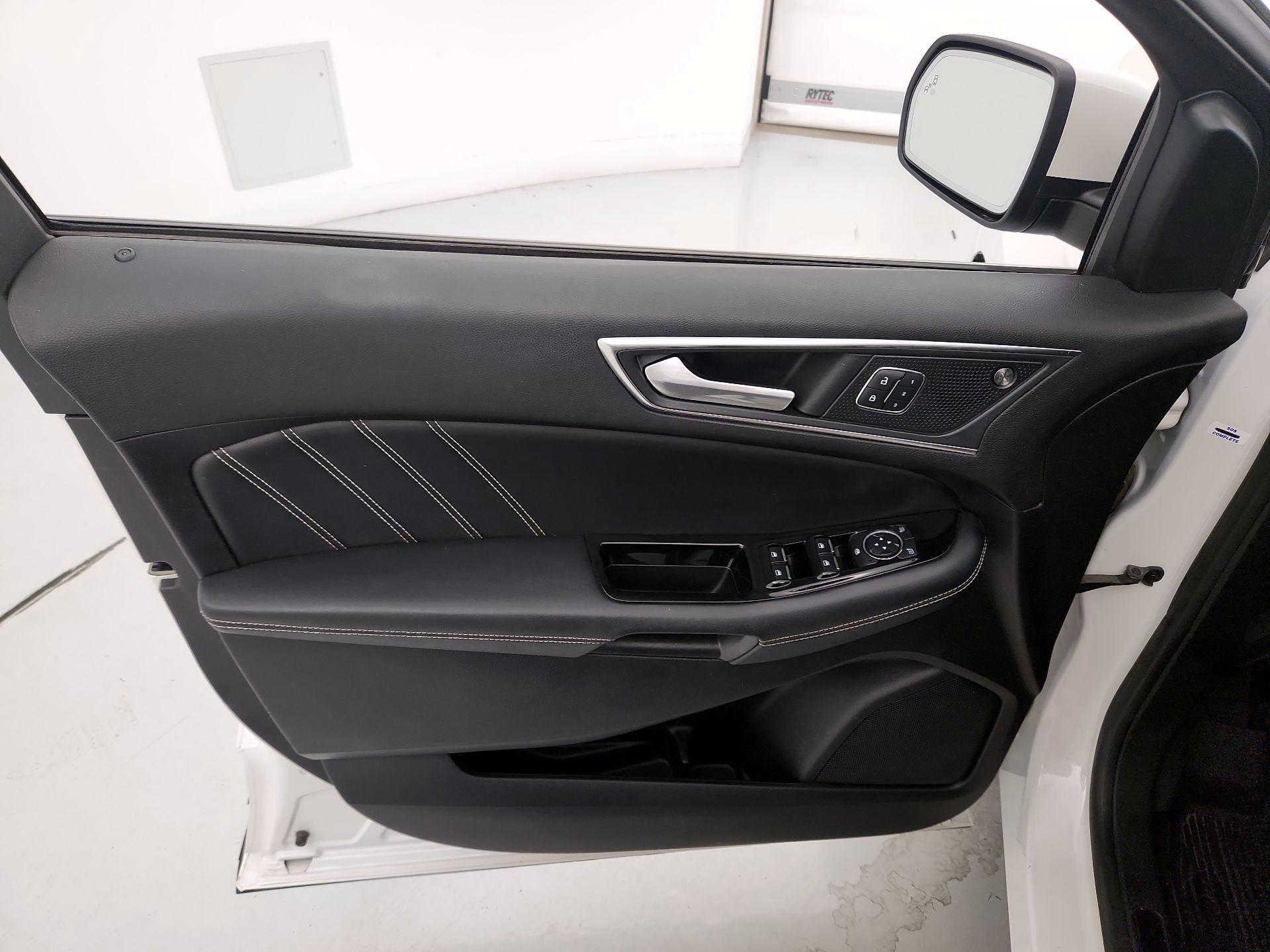 Thumbnail: 2019 Ford Edge - 12
