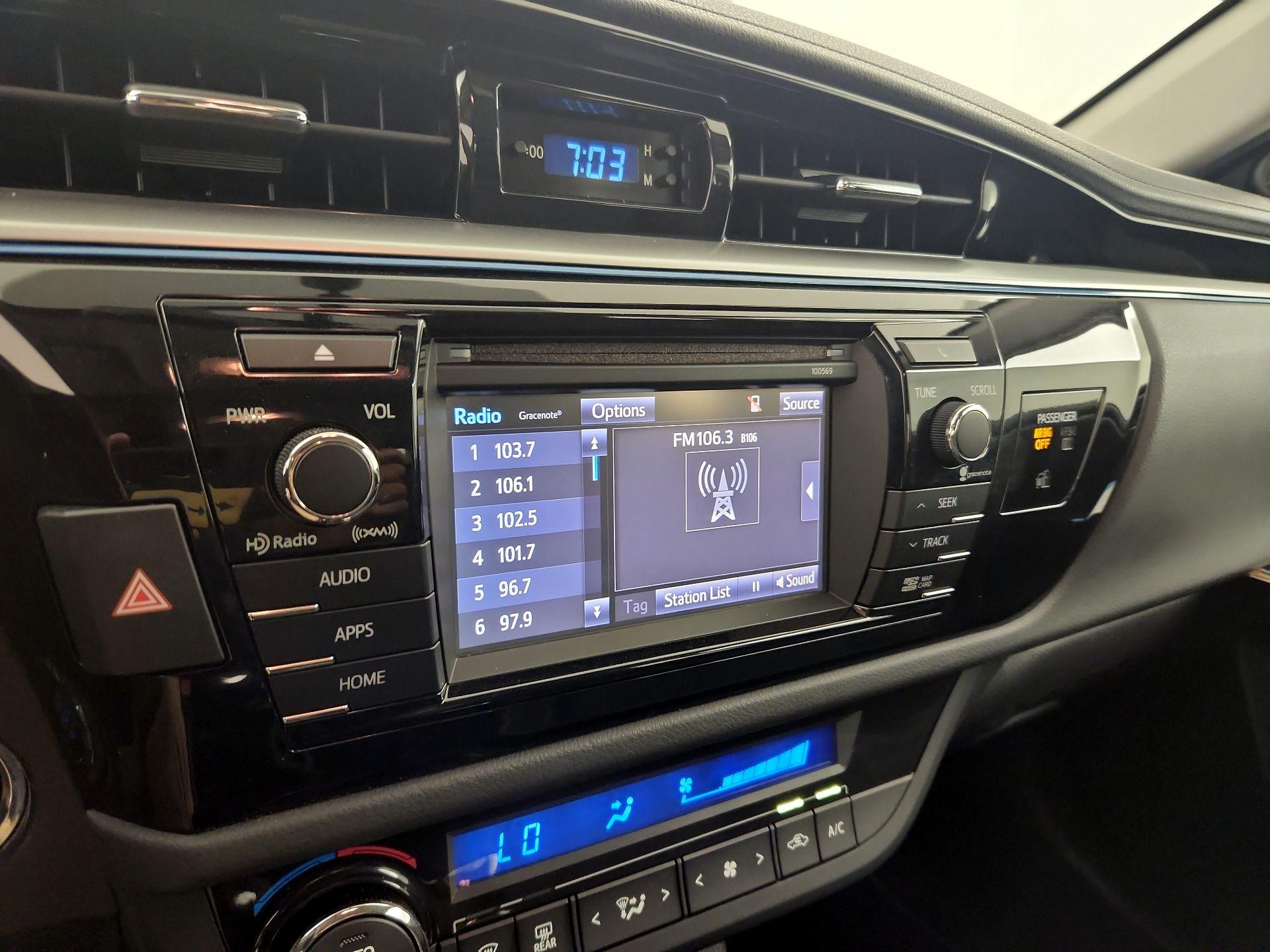 Thumbnail: 2016 Toyota Corolla - 16