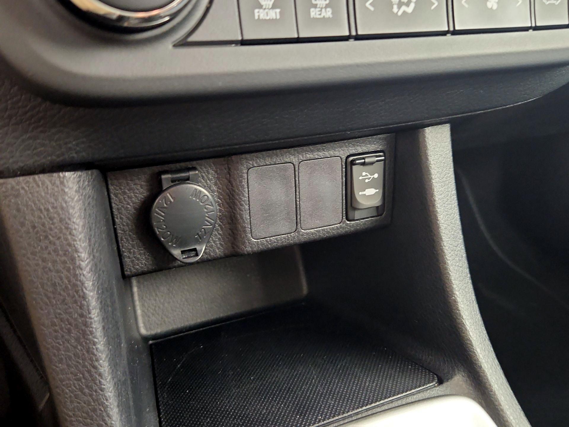 Thumbnail: 2016 Toyota Corolla - 19