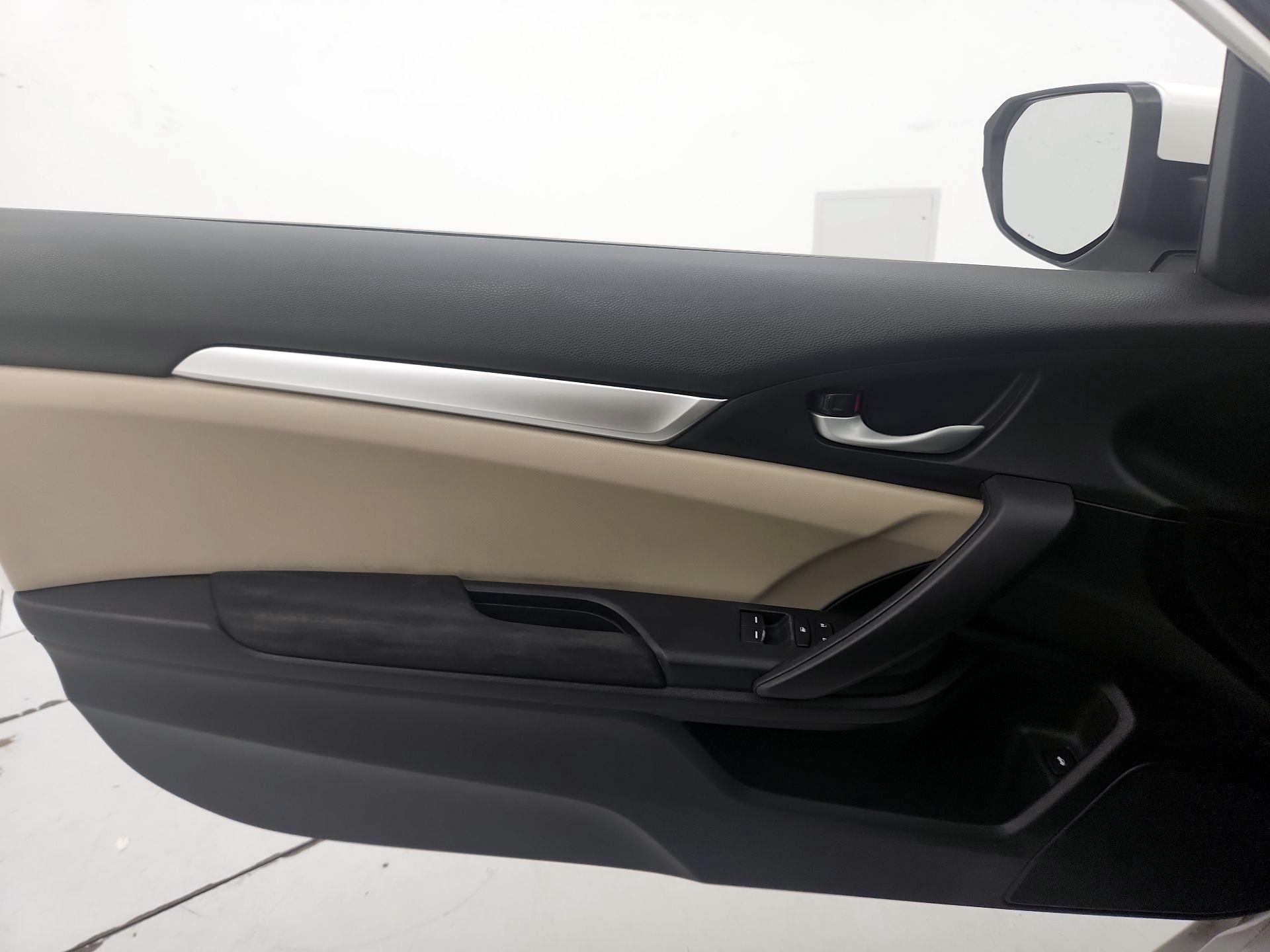 Thumbnail: 2016 Honda Civic - 12