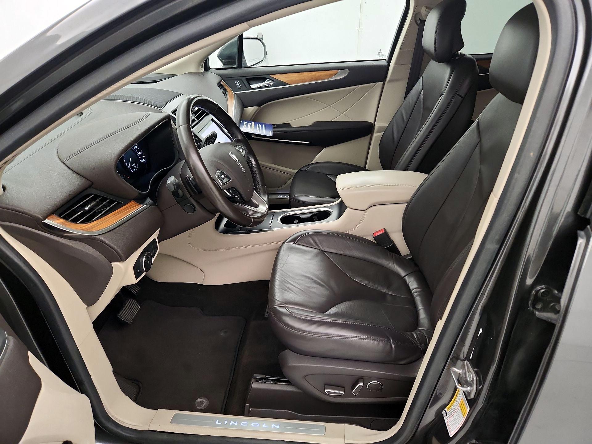 Thumbnail: 2019 Lincoln MKC - 11