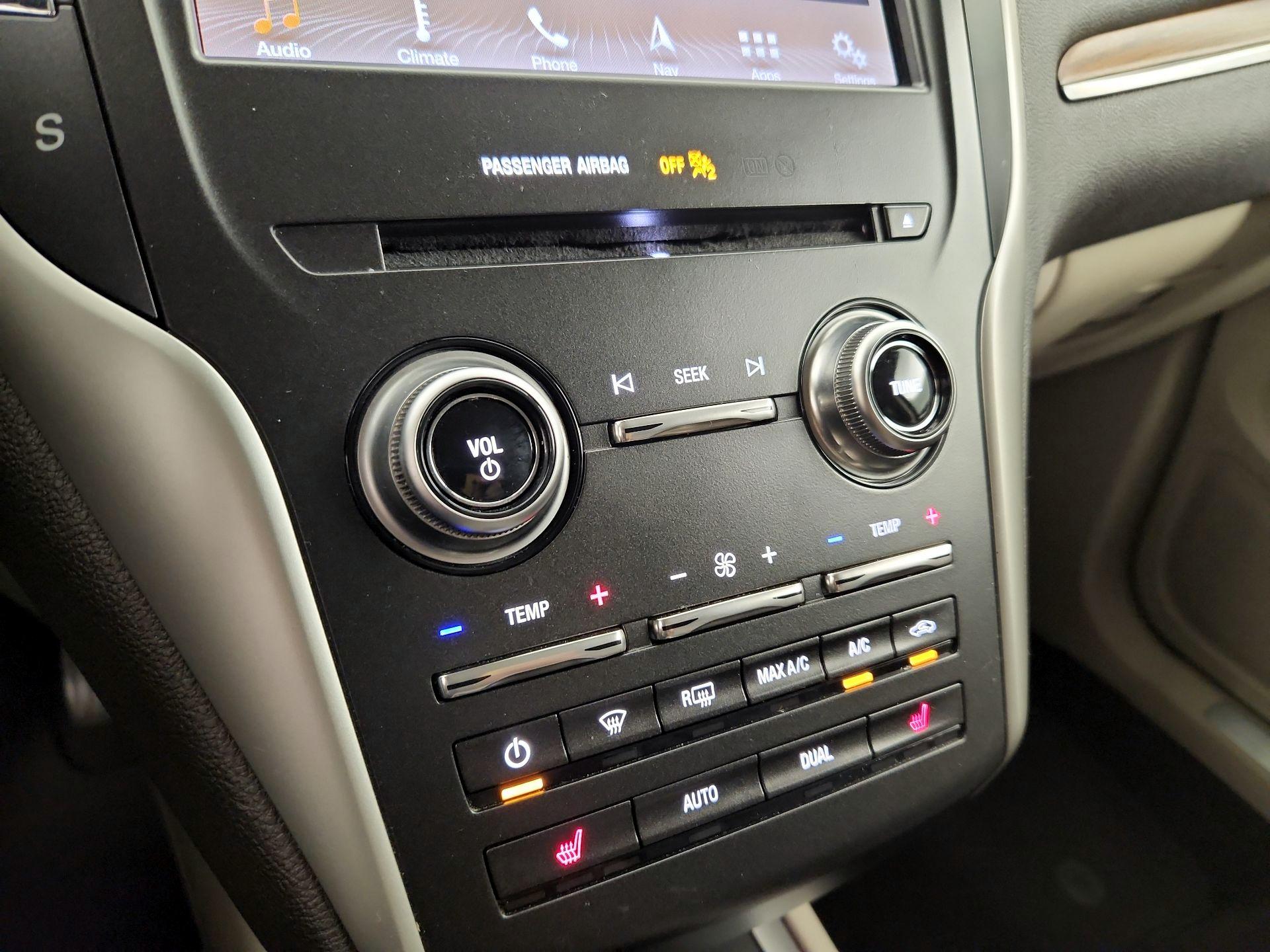 Thumbnail: 2019 Lincoln MKC - 17