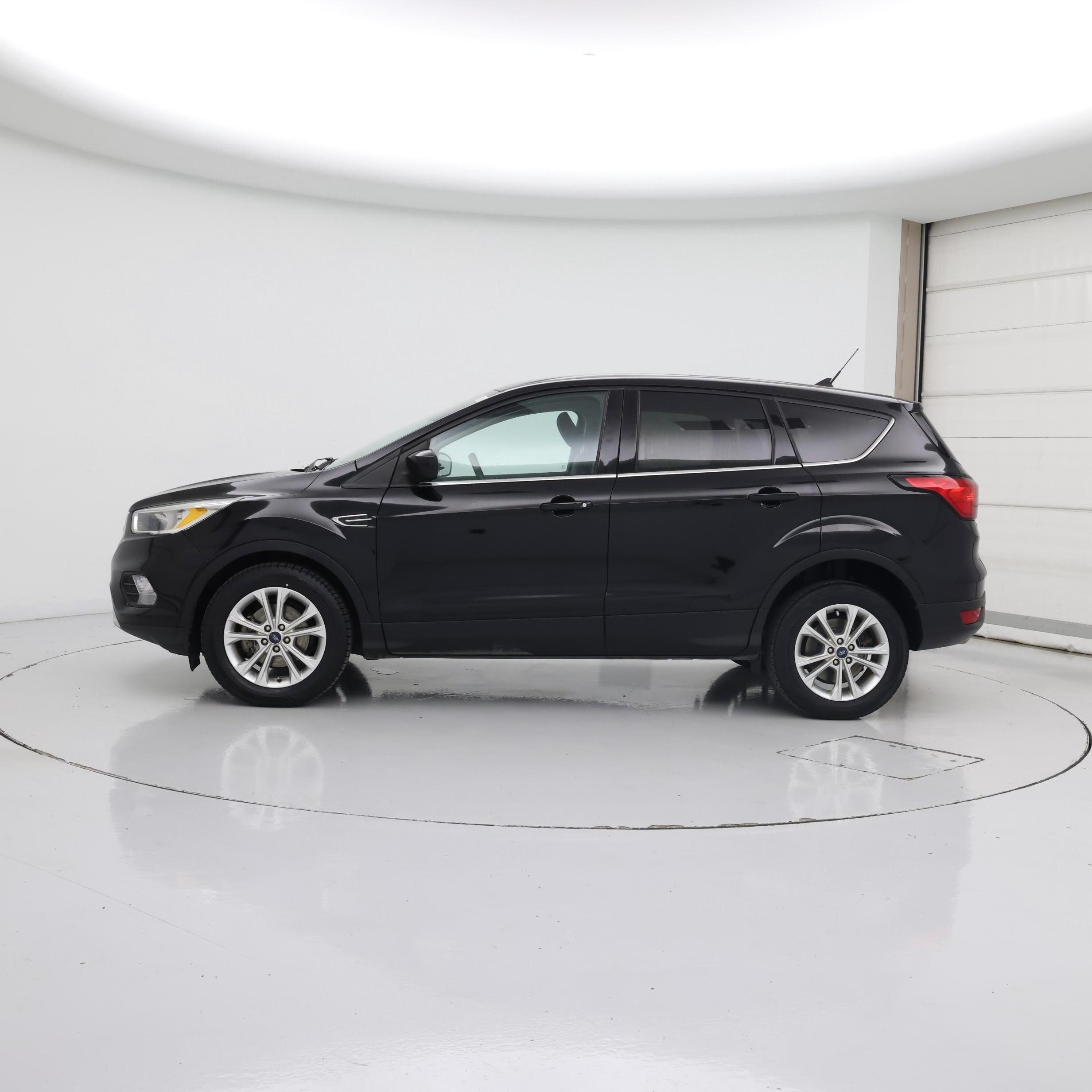 Thumbnail: 2019 Ford Escape - 3