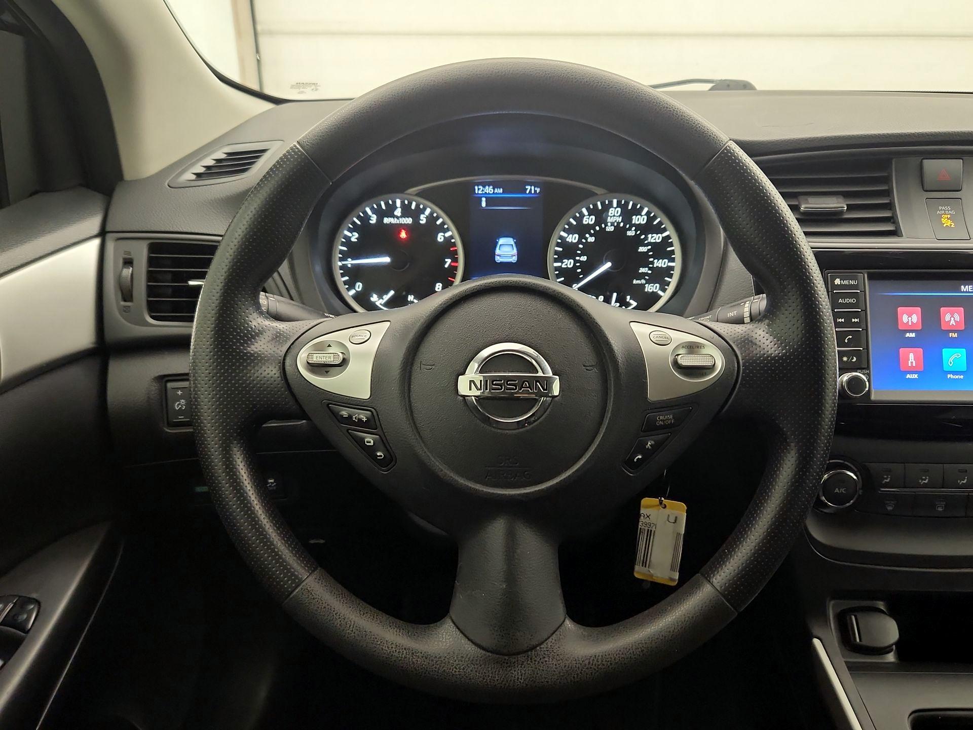 Thumbnail: 2019 Nissan Sentra - 10