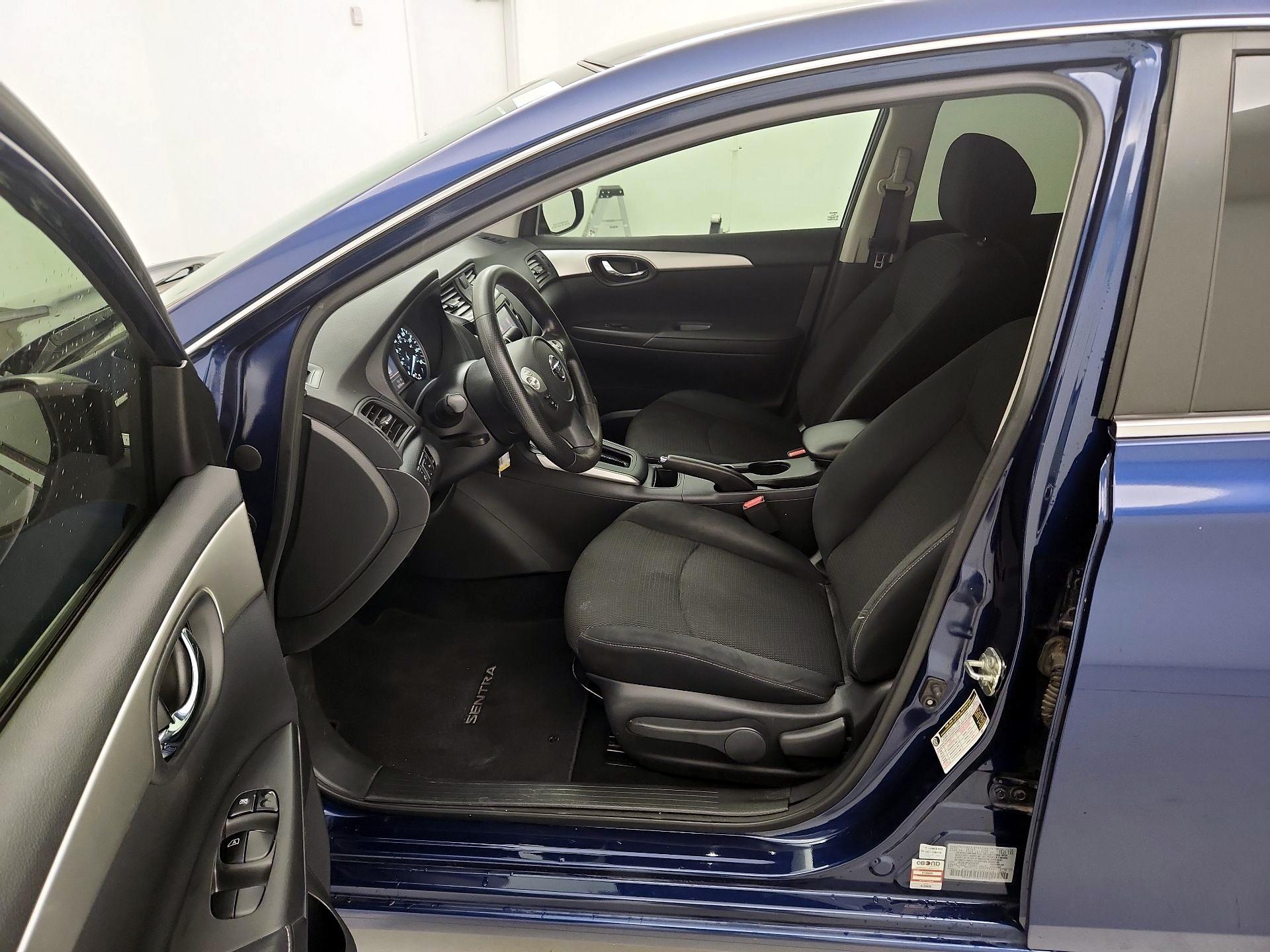 Thumbnail: 2019 Nissan Sentra - 11