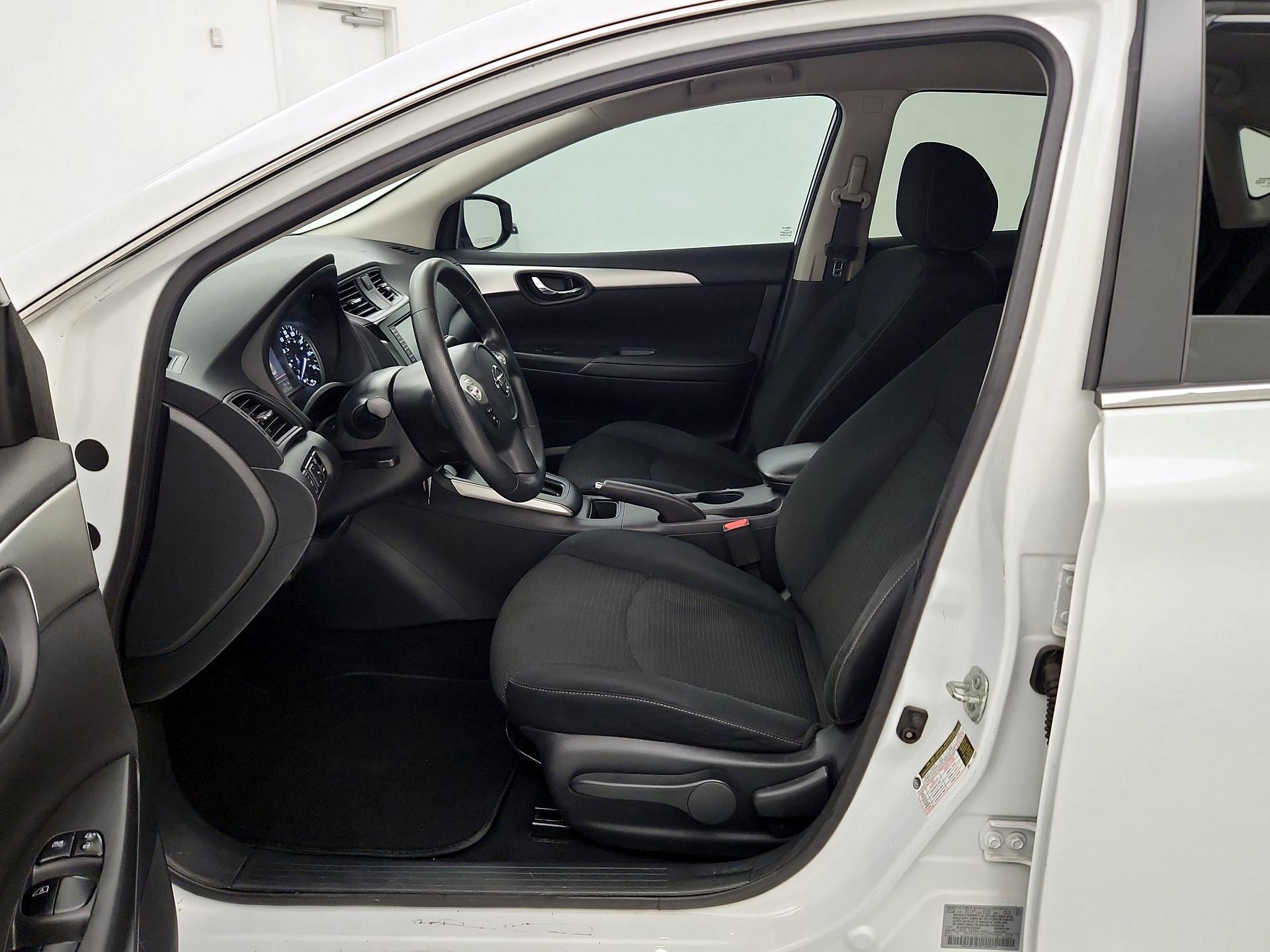 Thumbnail: 2019 Nissan Sentra - 11