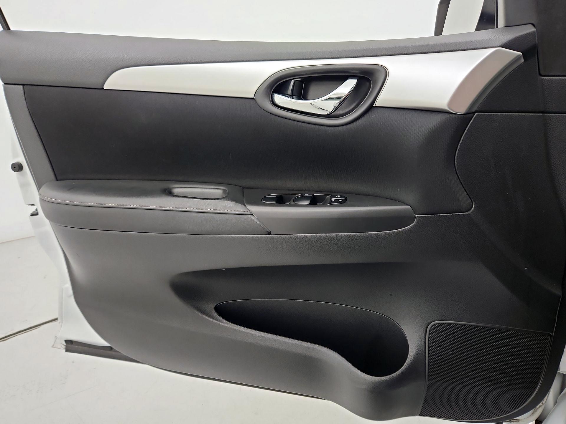 Thumbnail: 2019 Nissan Sentra - 12