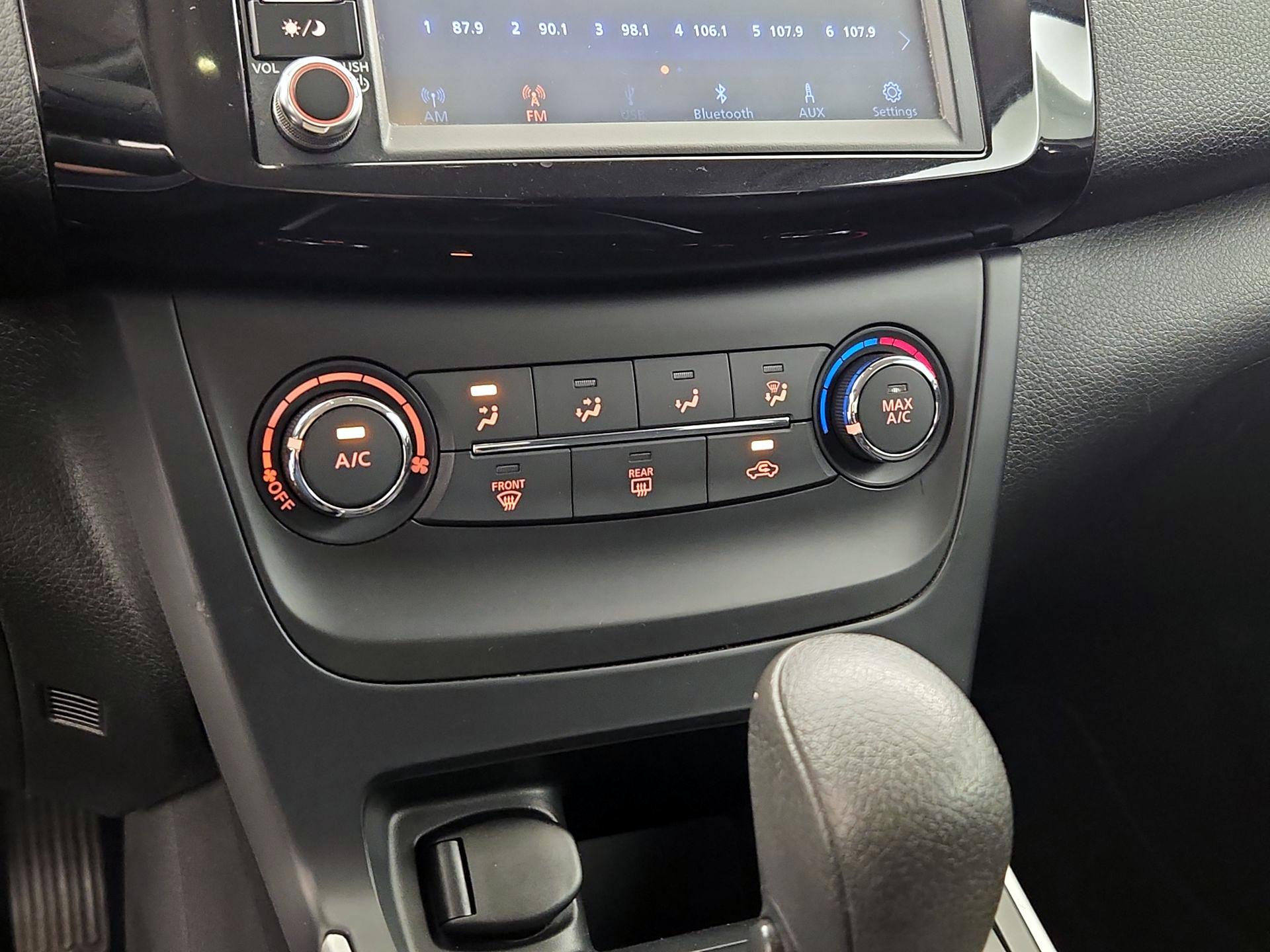 Thumbnail: 2019 Nissan Sentra - 16