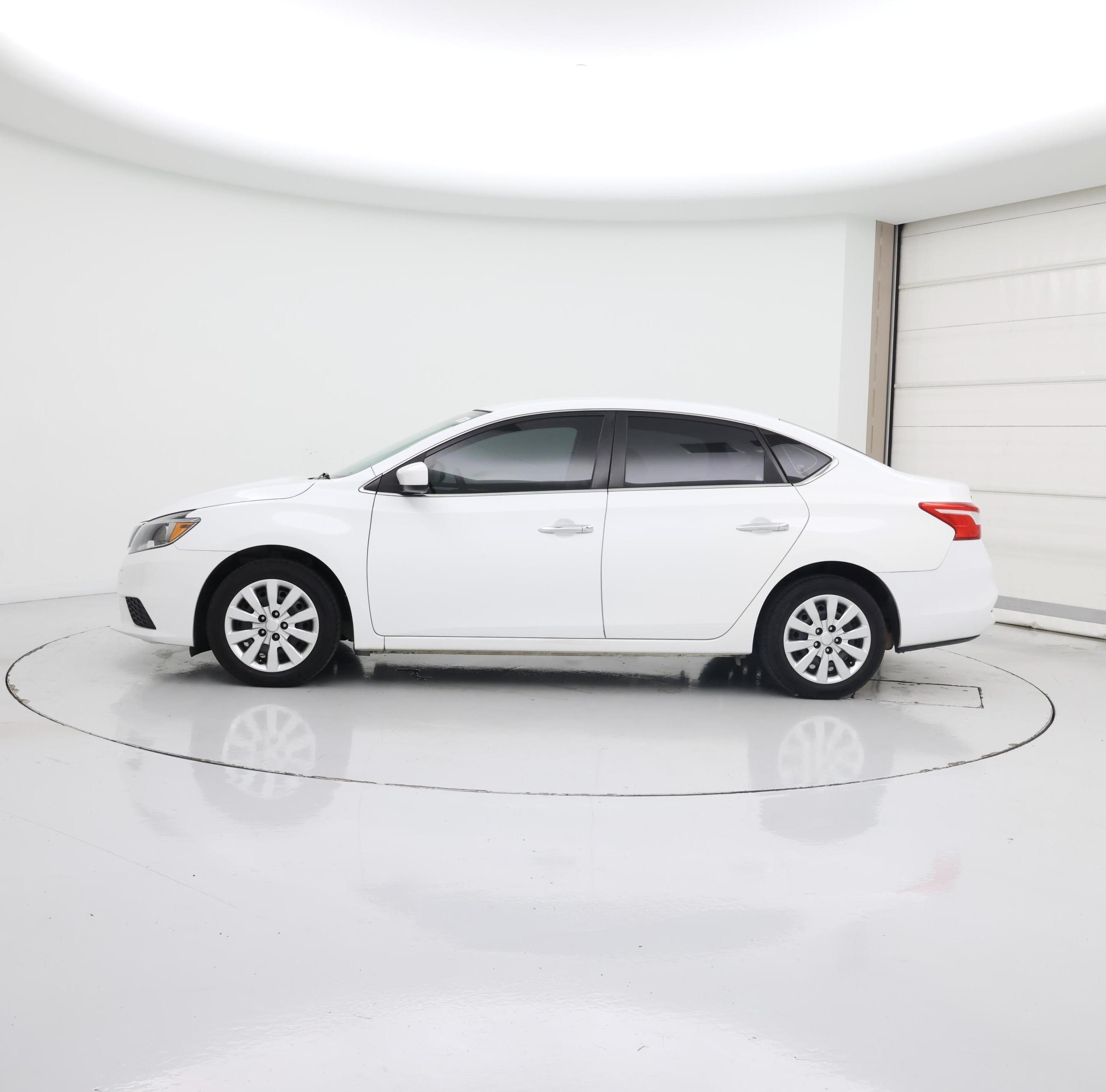 Thumbnail: 2019 Nissan Sentra - 3