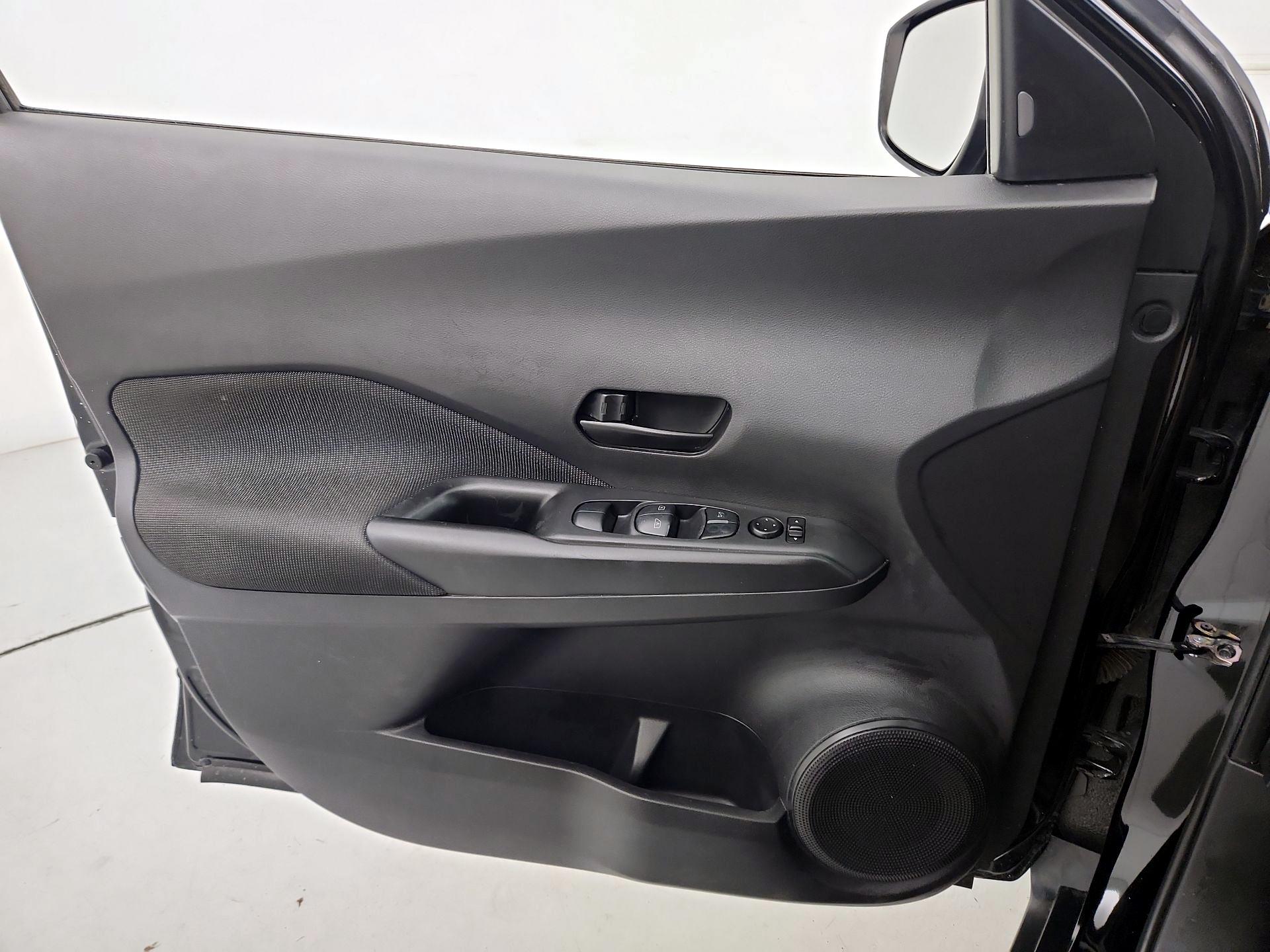 Thumbnail: 2020 Nissan Kicks - 12