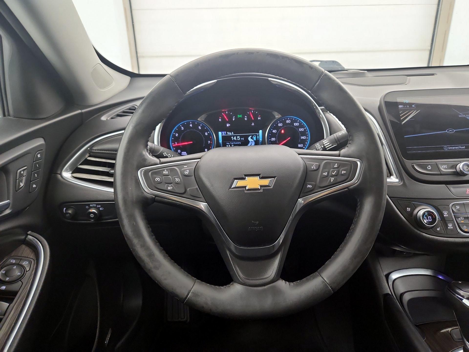 Thumbnail: 2018 Chevrolet Malibu - 10