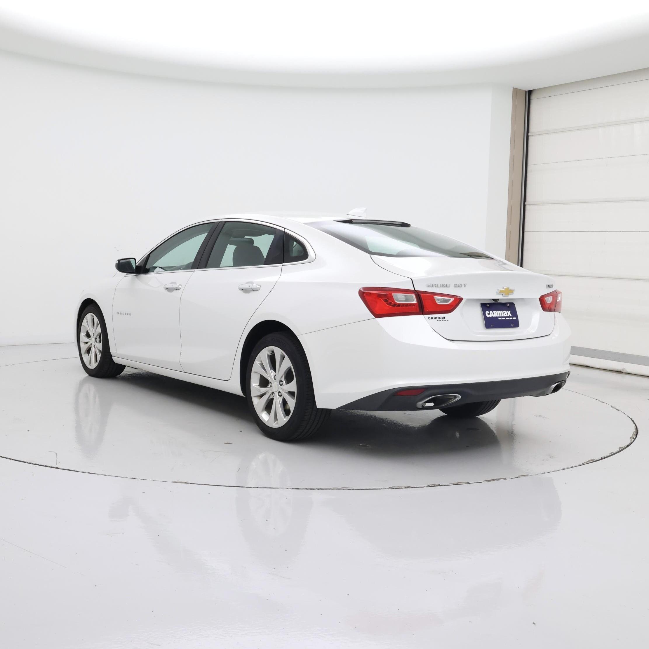 Thumbnail: 2018 Chevrolet Malibu - 2
