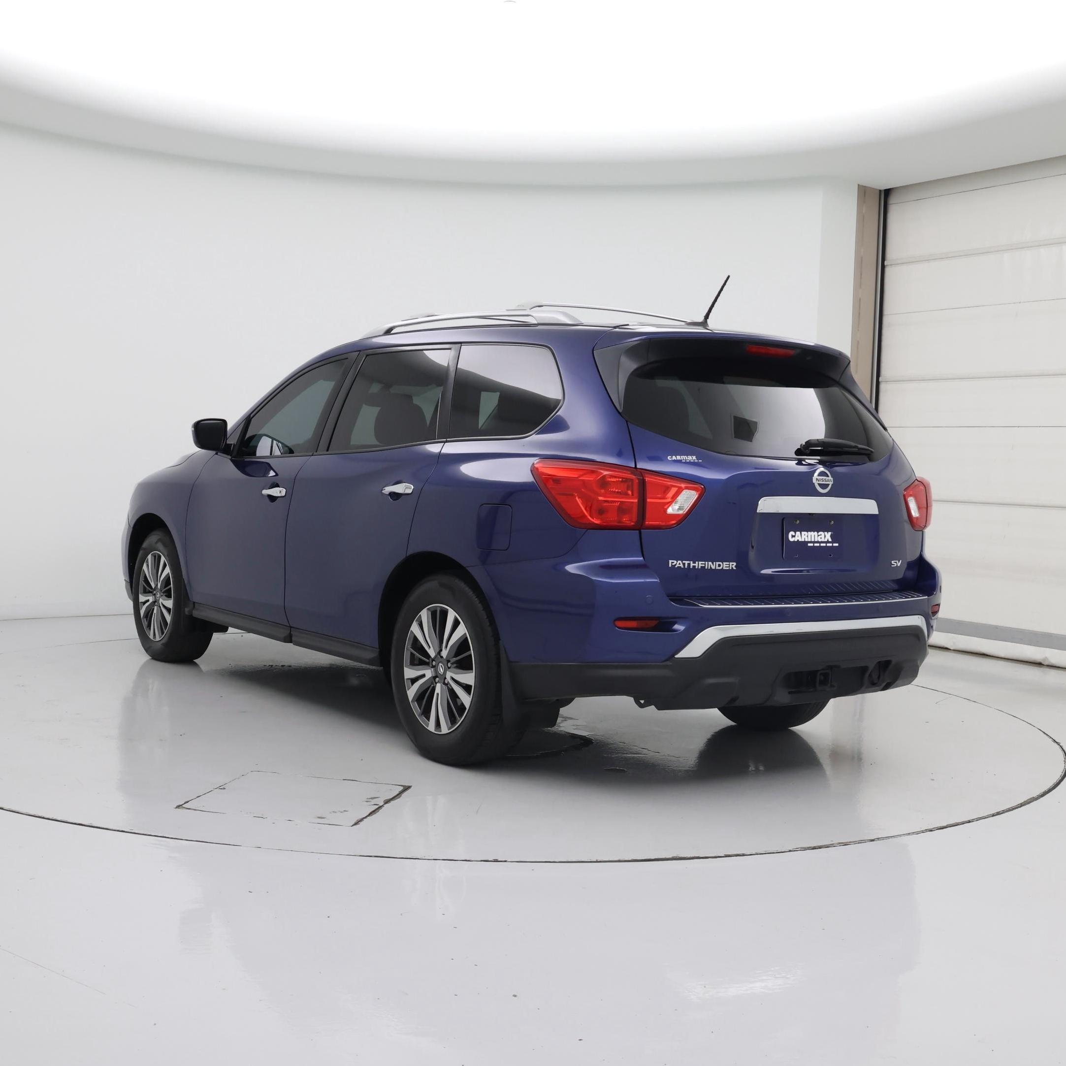 Thumbnail: 2017 Nissan Pathfinder - 2