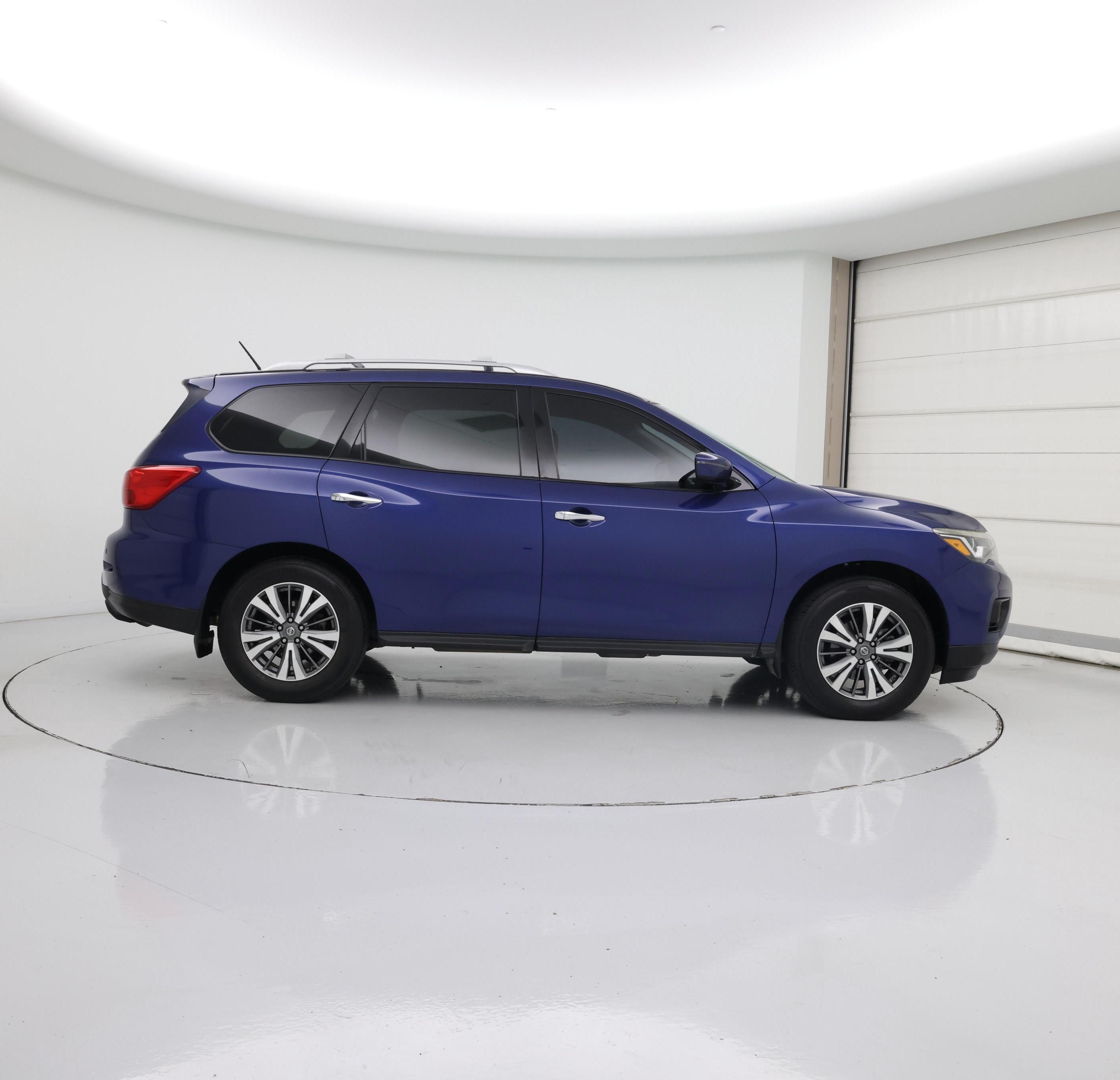 Thumbnail: 2017 Nissan Pathfinder - 7