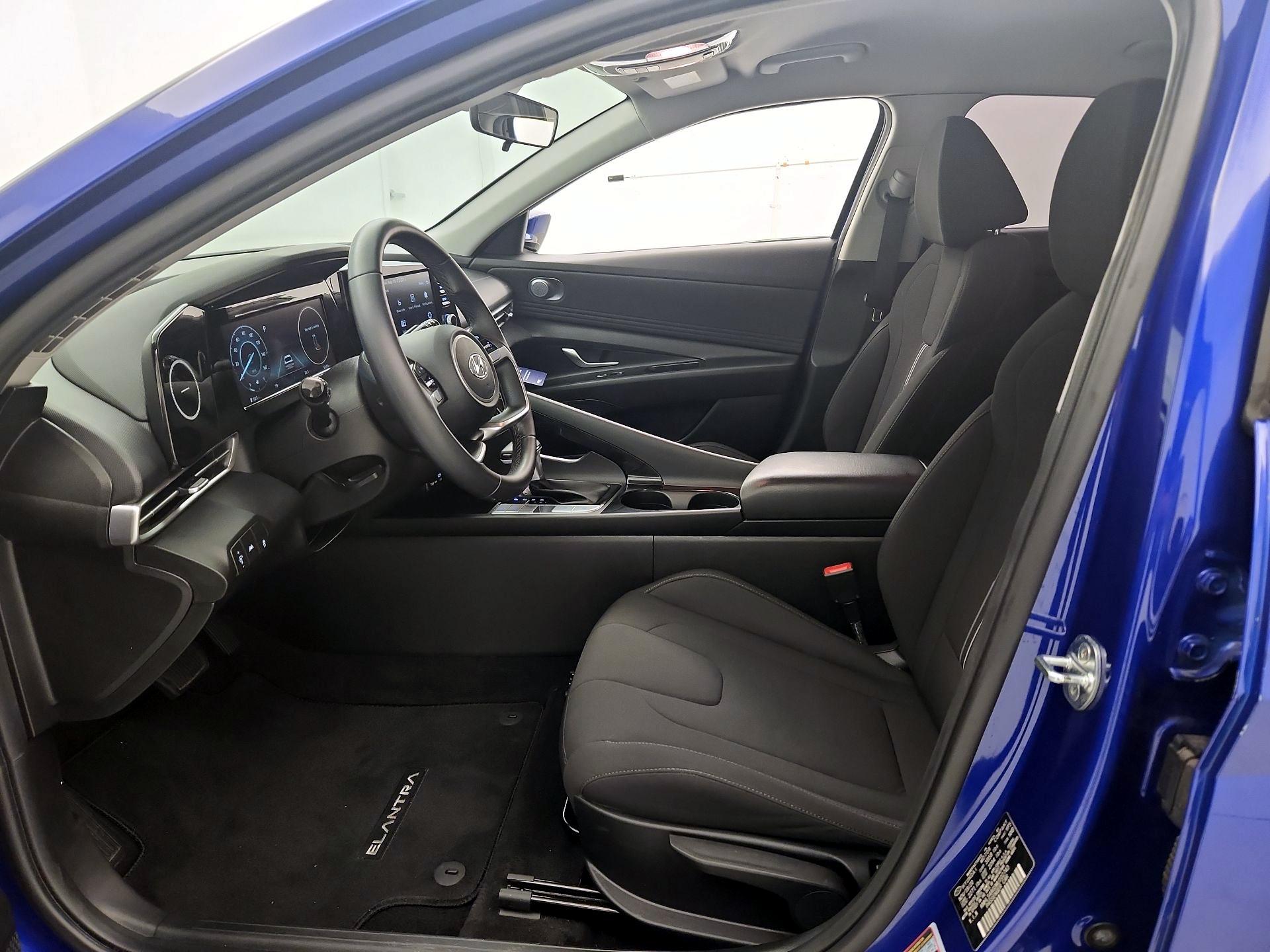 Thumbnail: 2021 Hyundai Elantra - 11