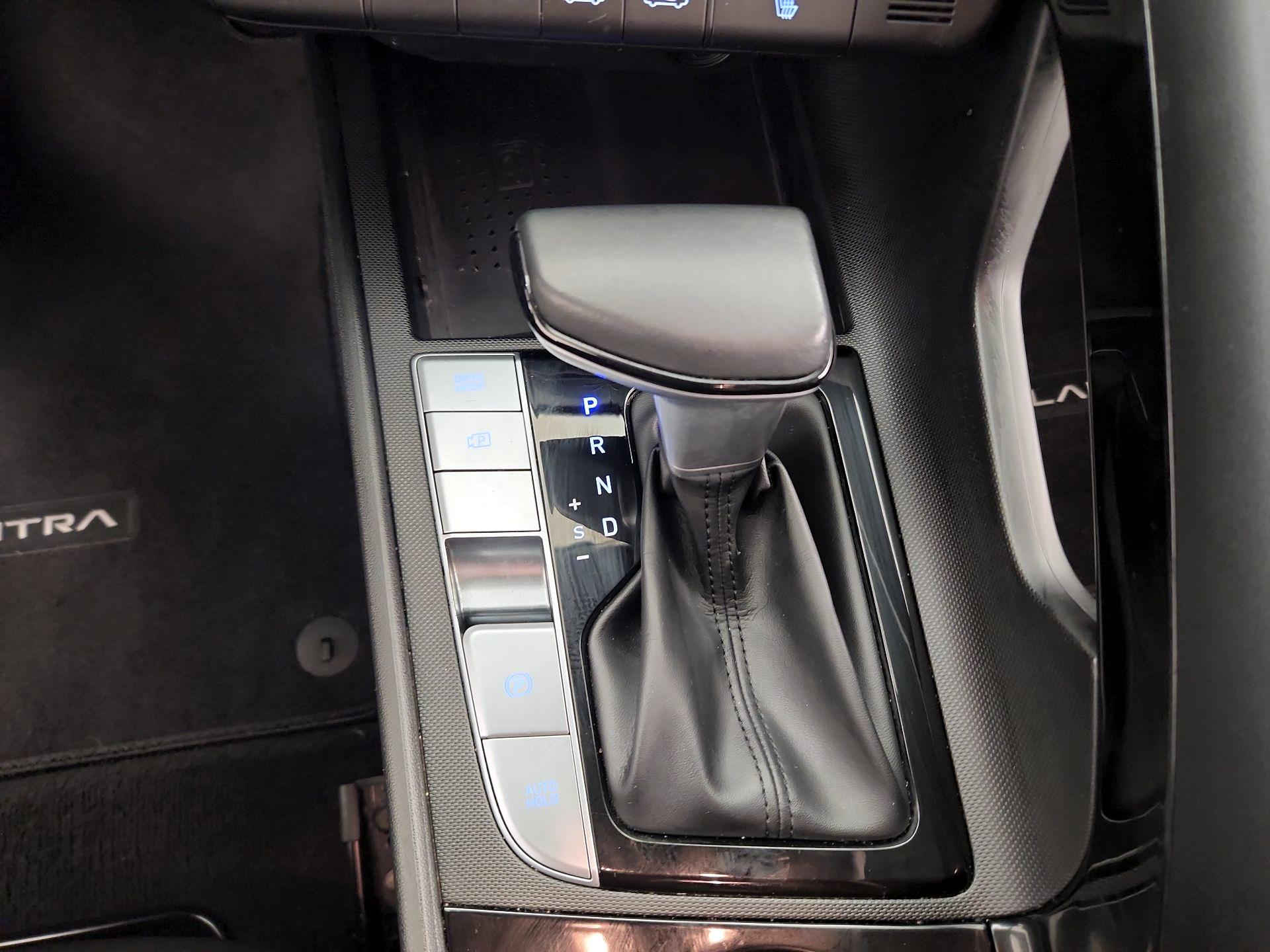 Thumbnail: 2021 Hyundai Elantra - 17