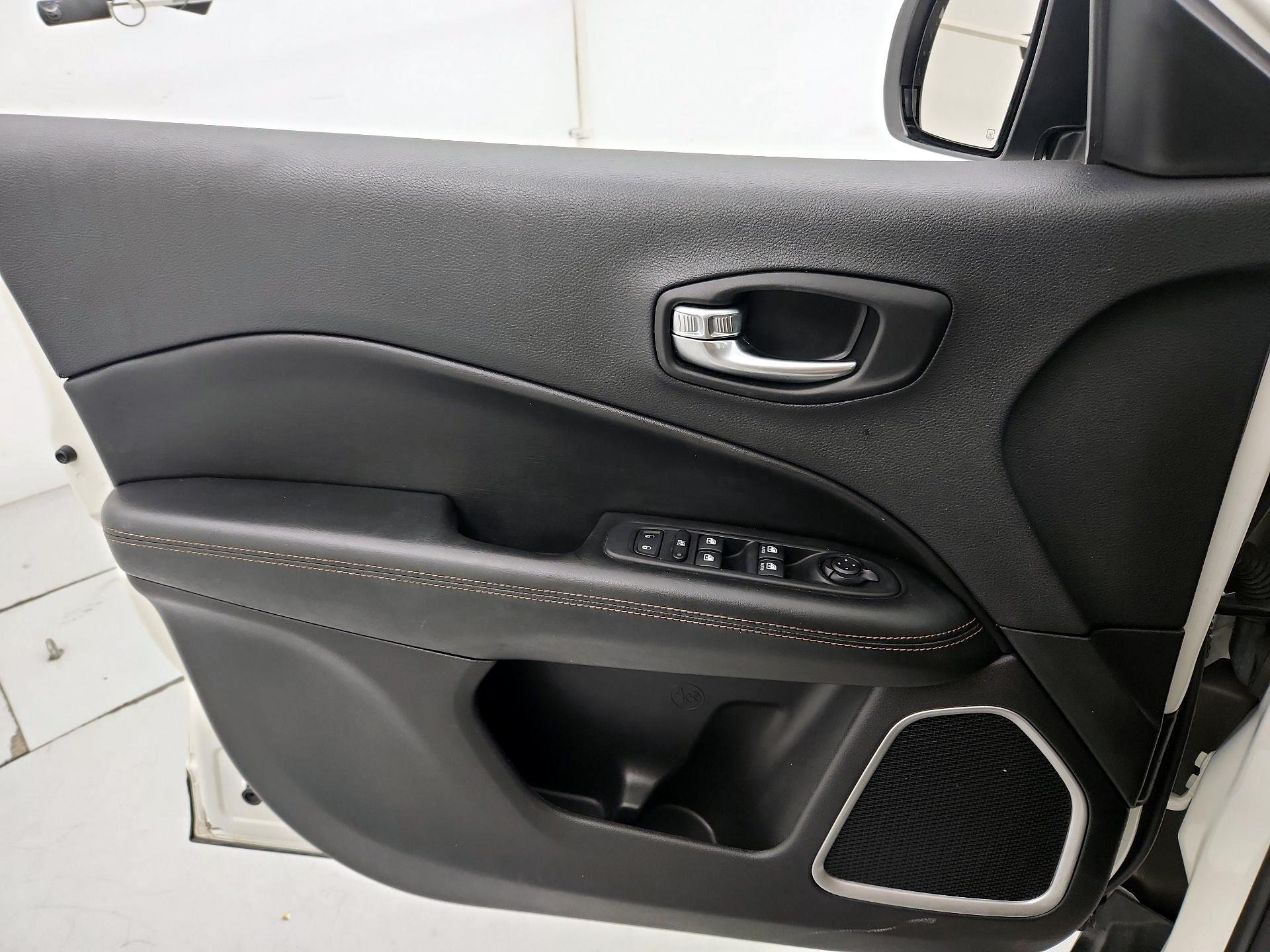 Thumbnail: 2021 Jeep Compass - 12