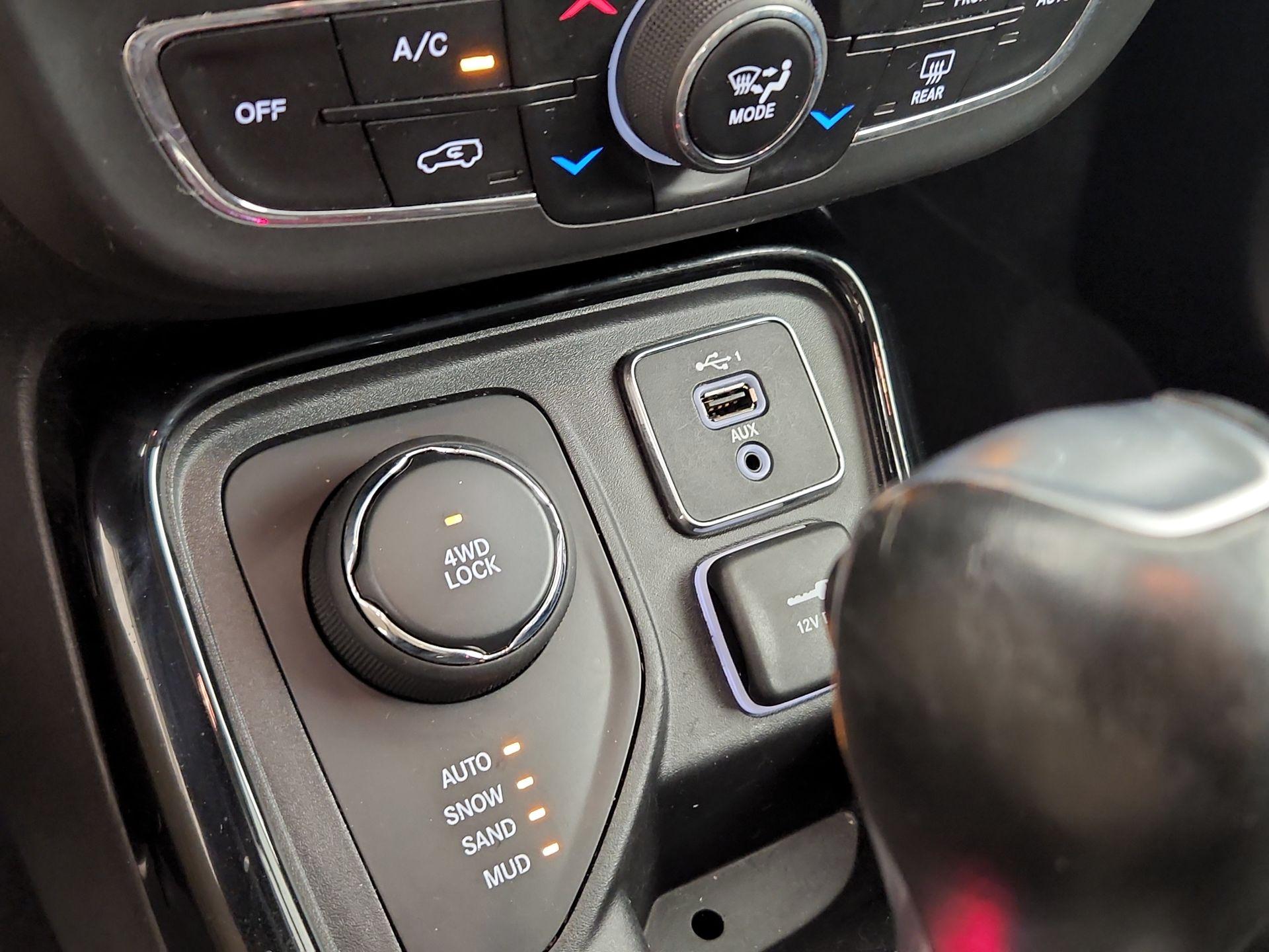 Thumbnail: 2021 Jeep Compass - 18