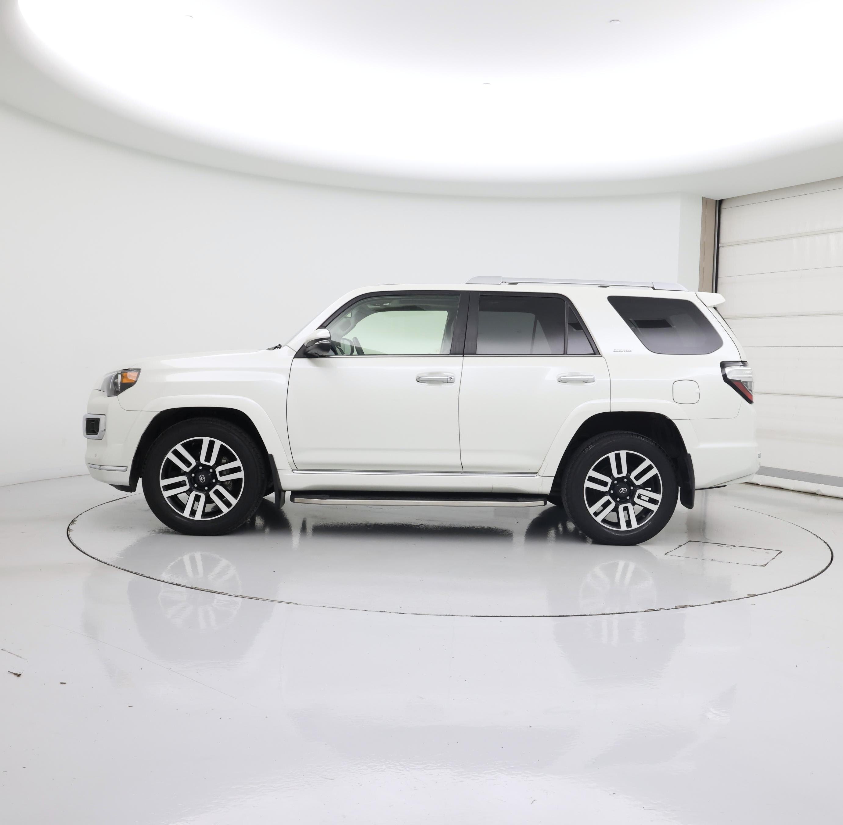 Thumbnail: 2021 Toyota 4Runner - 3