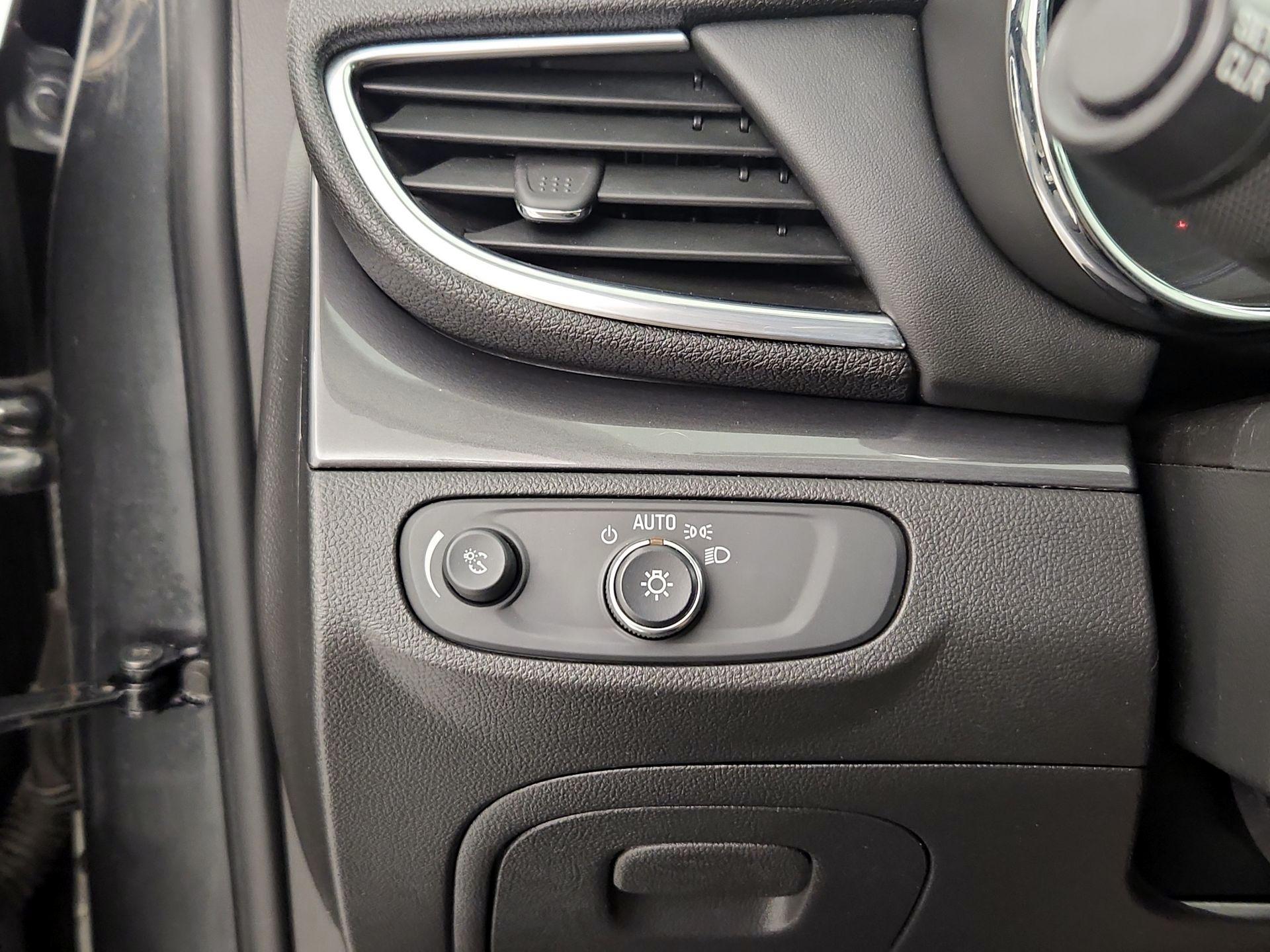 Thumbnail: 2018 Buick Encore - 13