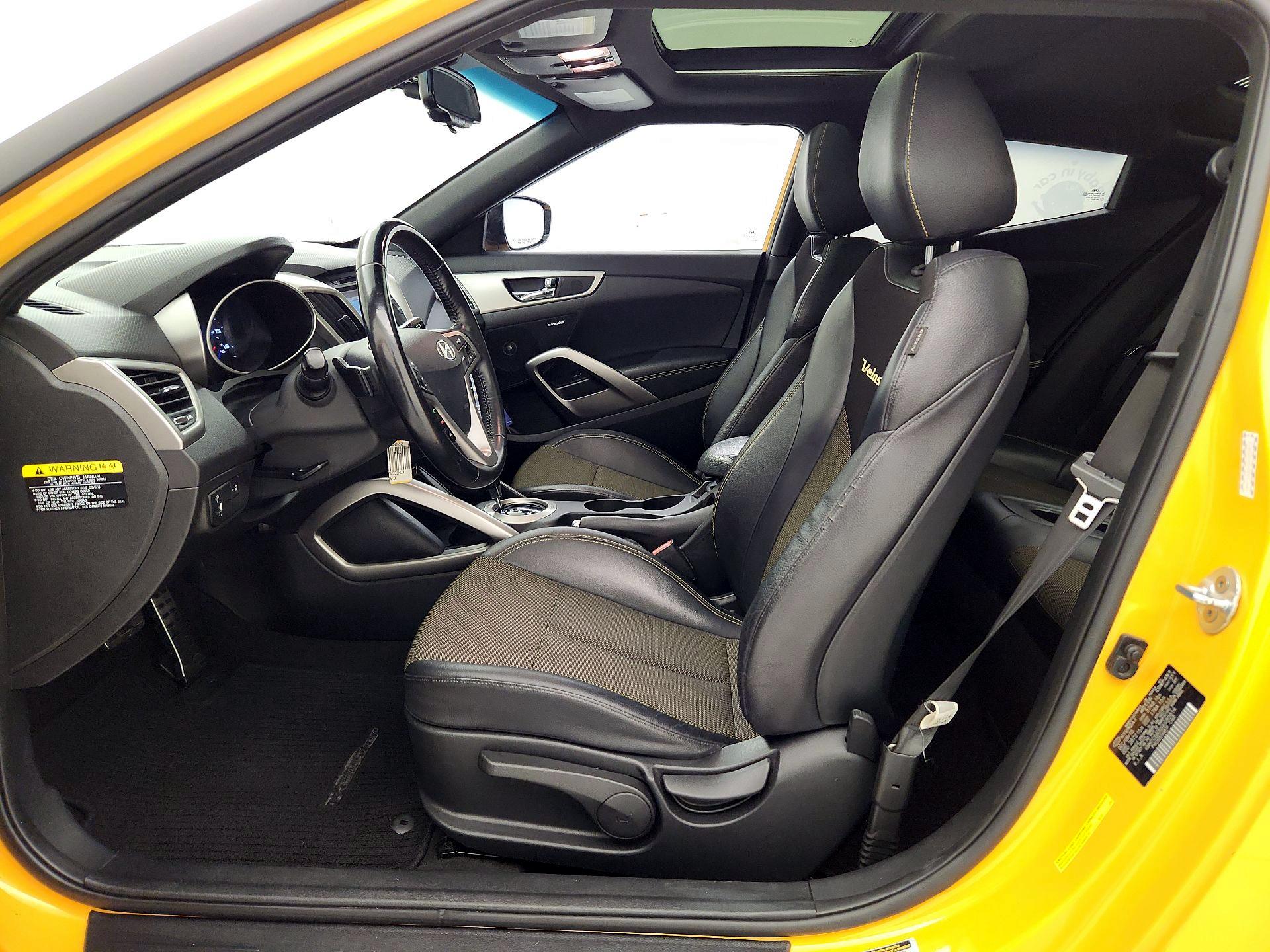 Thumbnail: 2016 Hyundai Veloster - 11