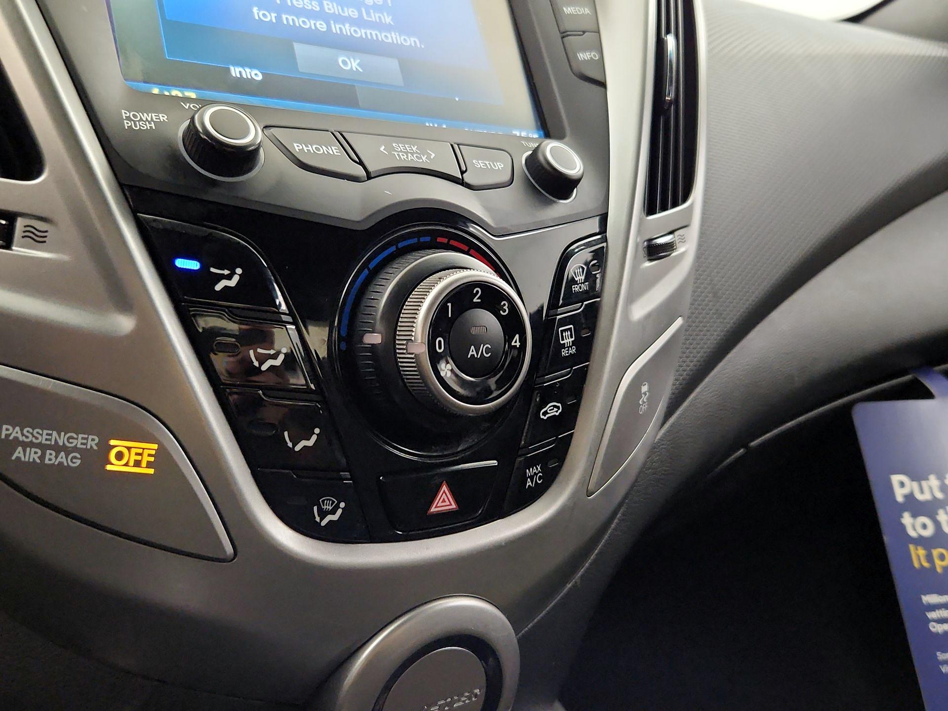 Thumbnail: 2016 Hyundai Veloster - 16