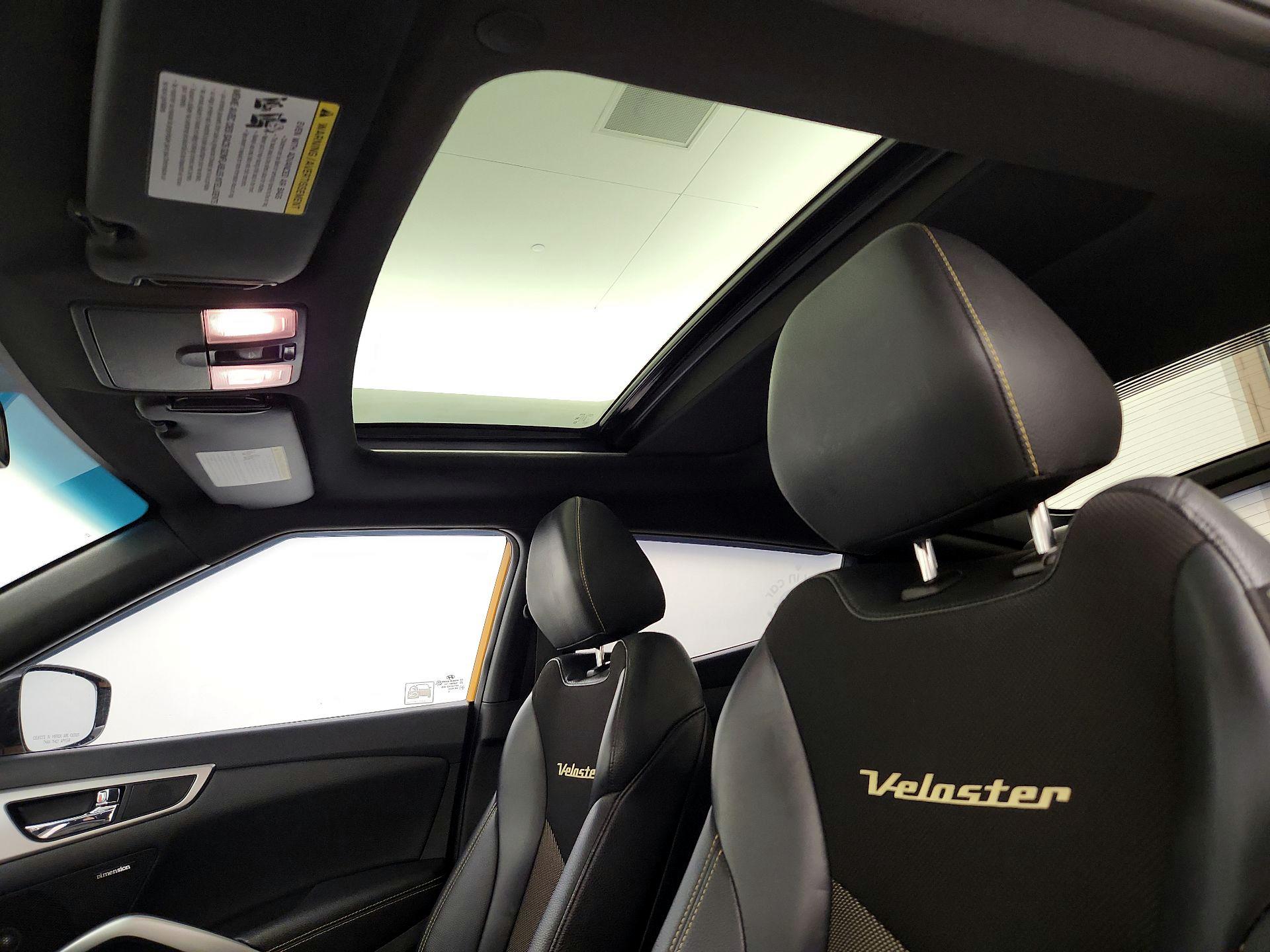 Thumbnail: 2016 Hyundai Veloster - 19