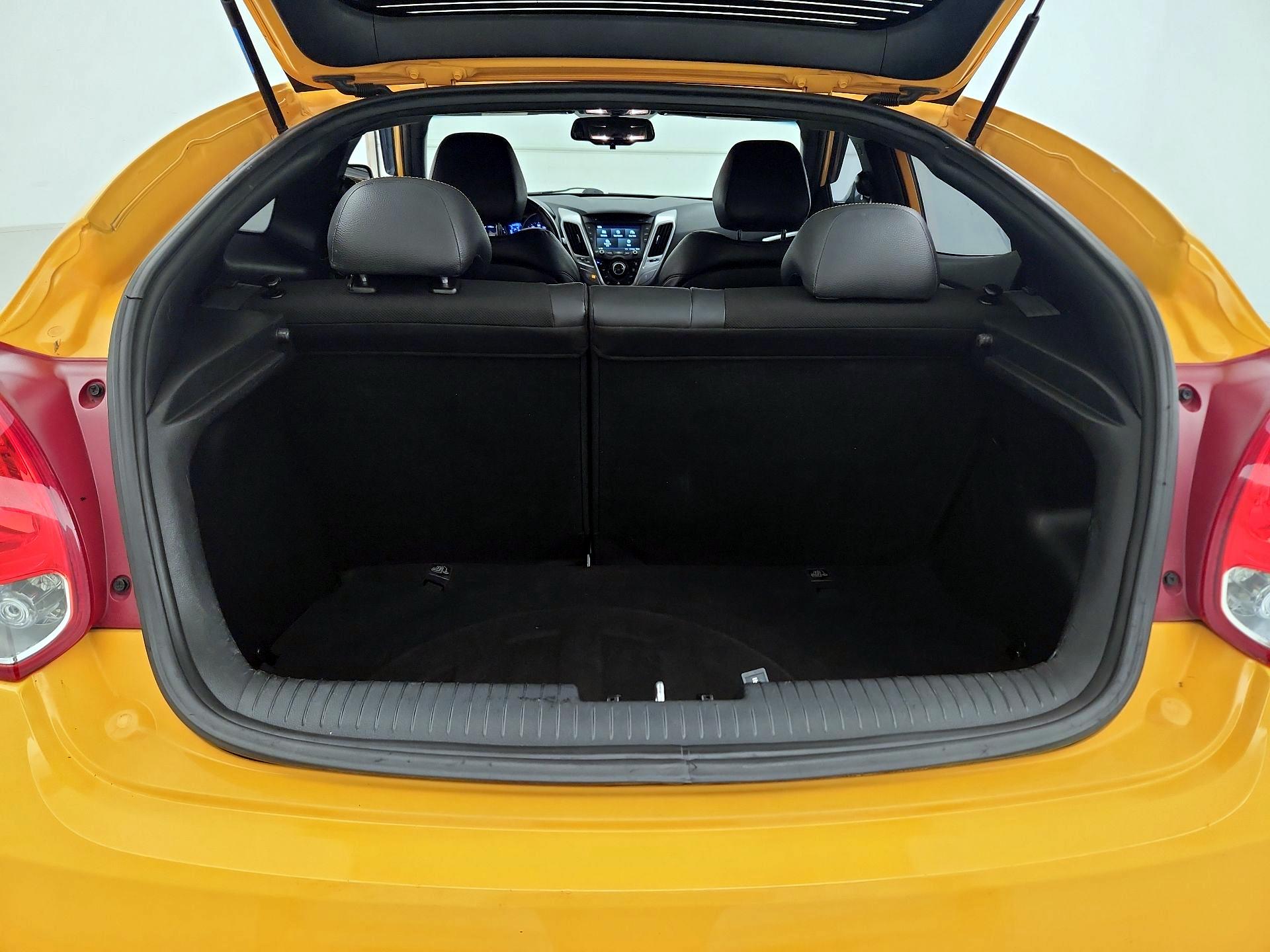 Thumbnail: 2016 Hyundai Veloster - 20