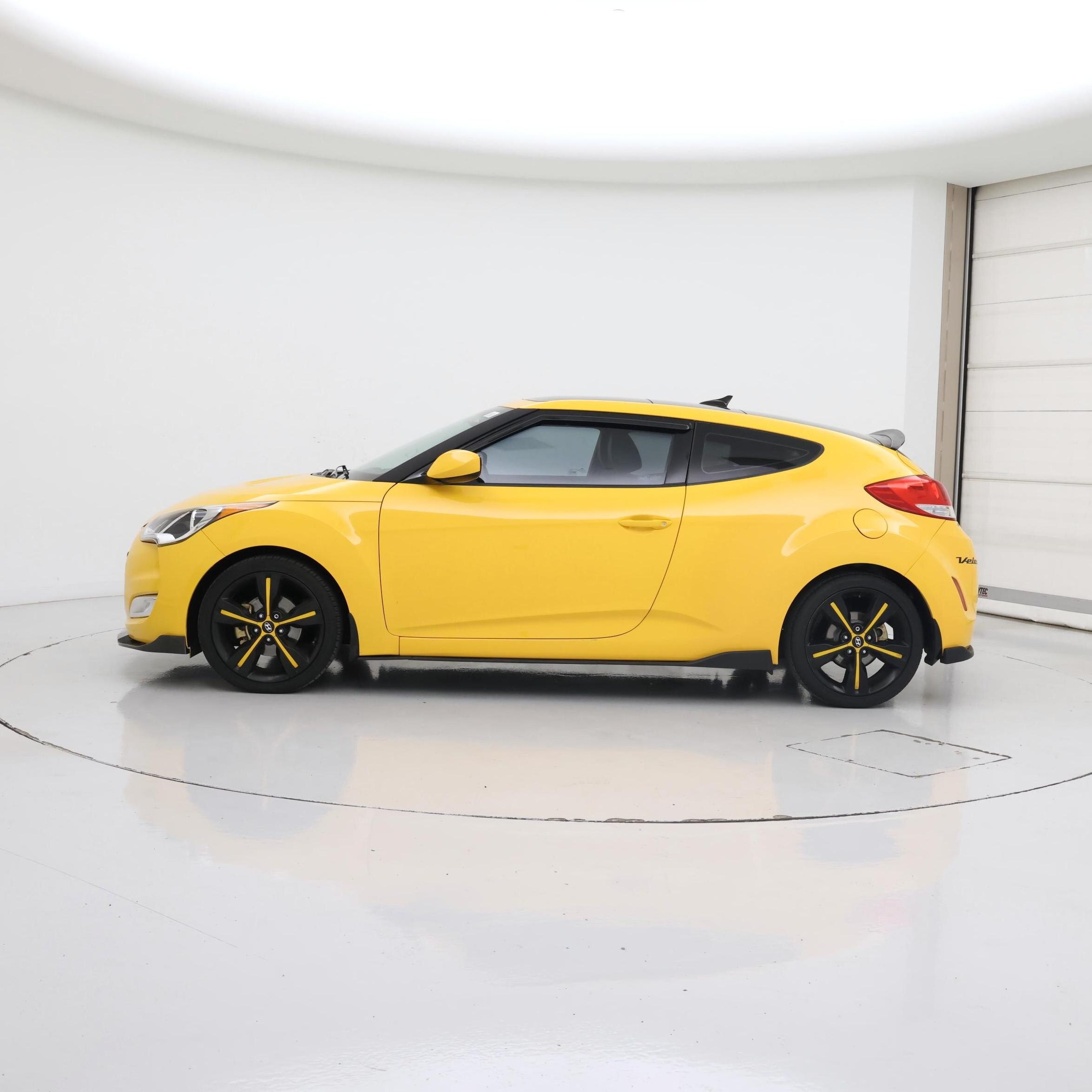 Thumbnail: 2016 Hyundai Veloster - 3