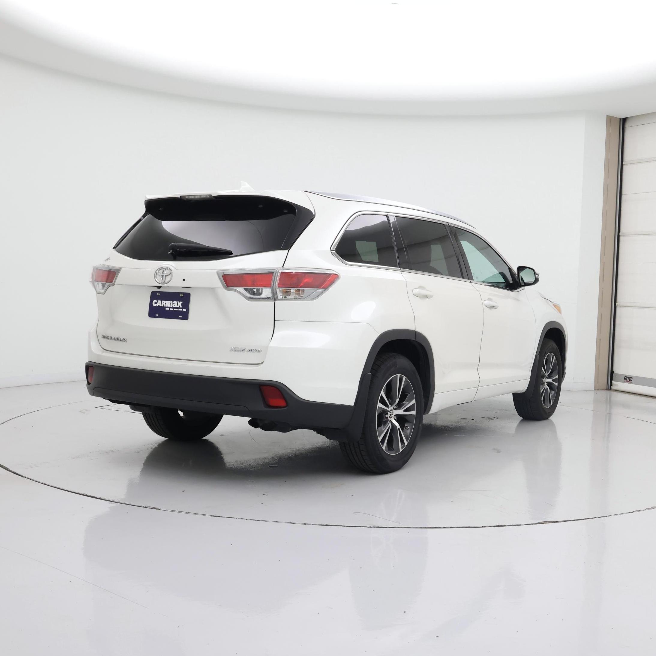 Thumbnail: 2016 Toyota Highlander - 8