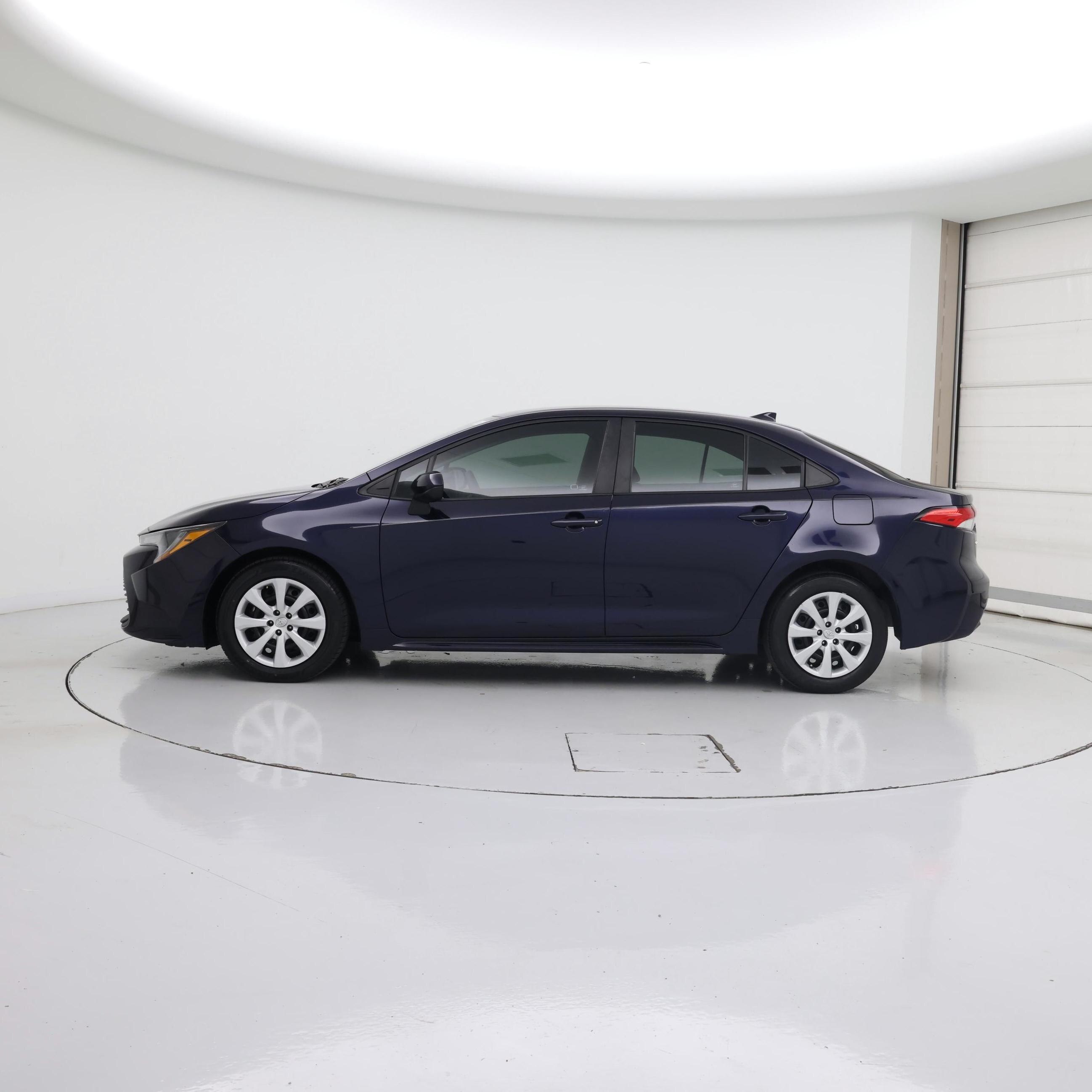Thumbnail: 2023 Toyota Corolla - 3