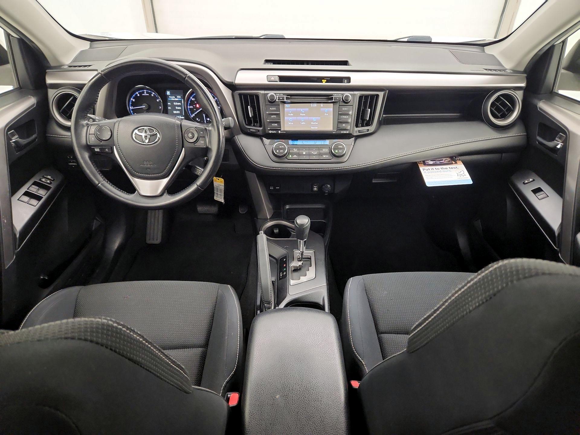 Thumbnail: 2016 Toyota RAV4 - 9