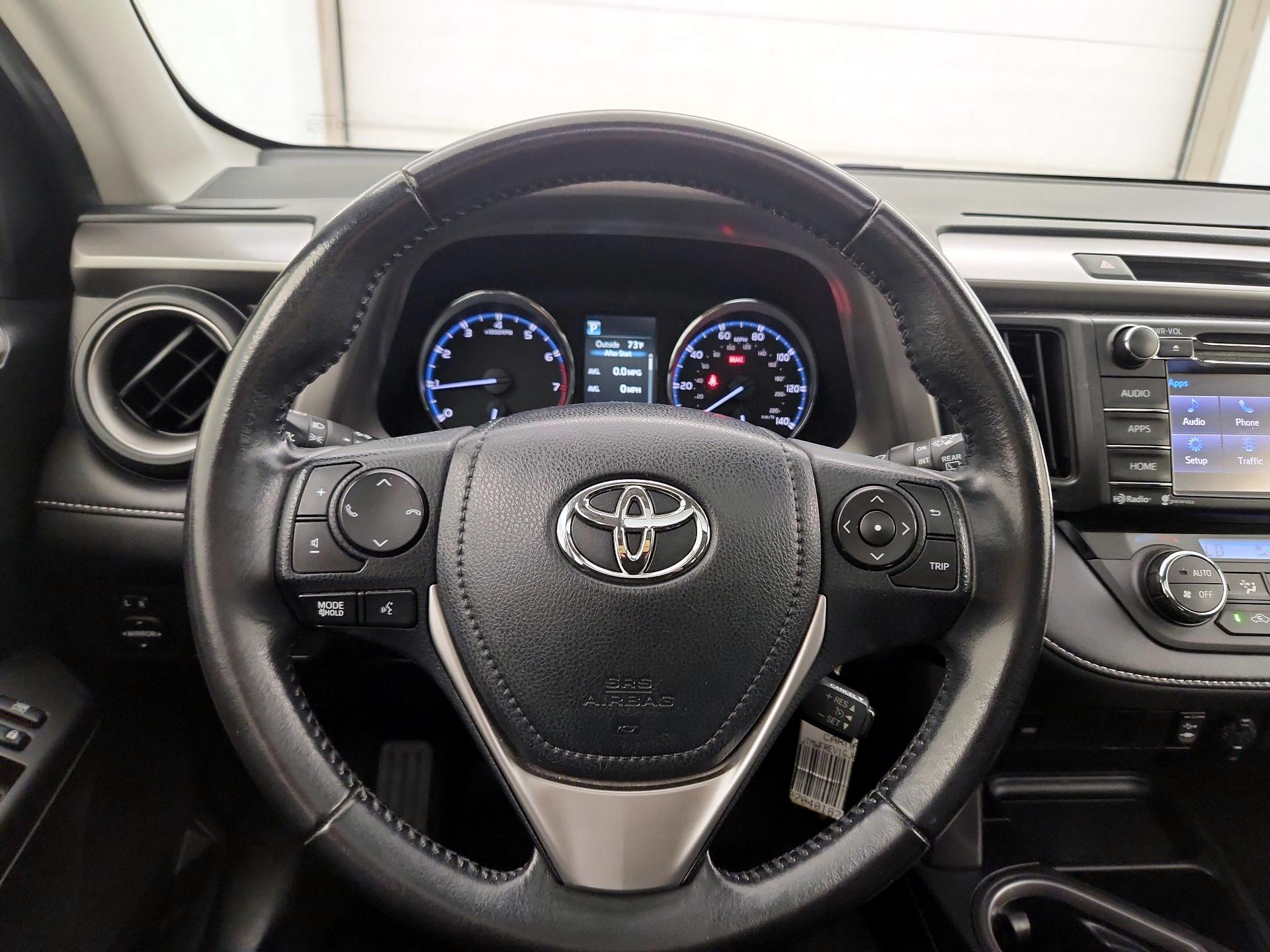 Thumbnail: 2016 Toyota RAV4 - 10