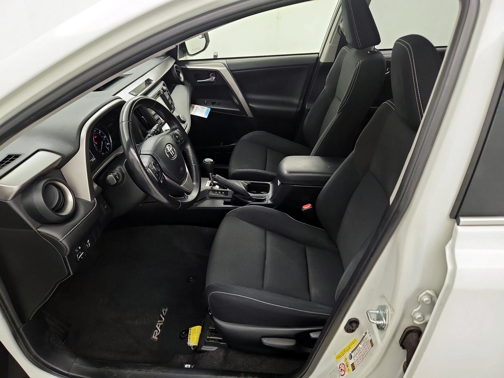 Thumbnail: 2016 Toyota RAV4 - 11
