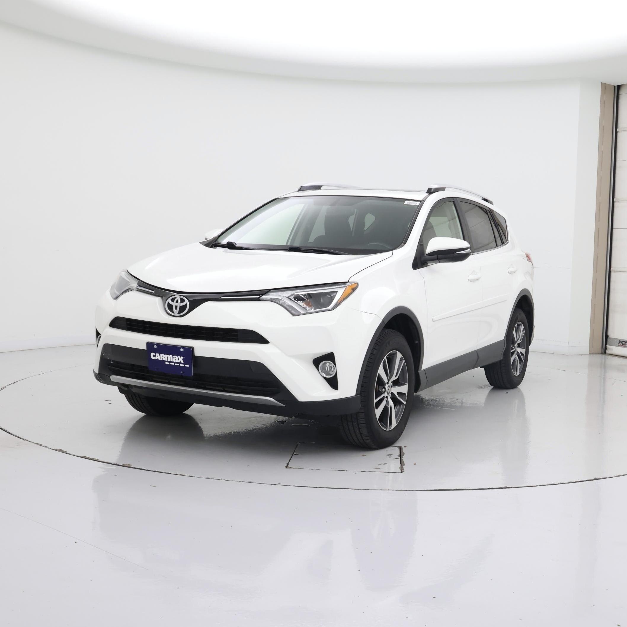 Thumbnail: 2016 Toyota RAV4 - 4