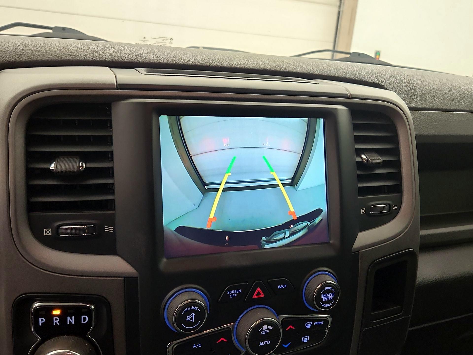 Thumbnail: 2020 RAM 1500 Classic - 14