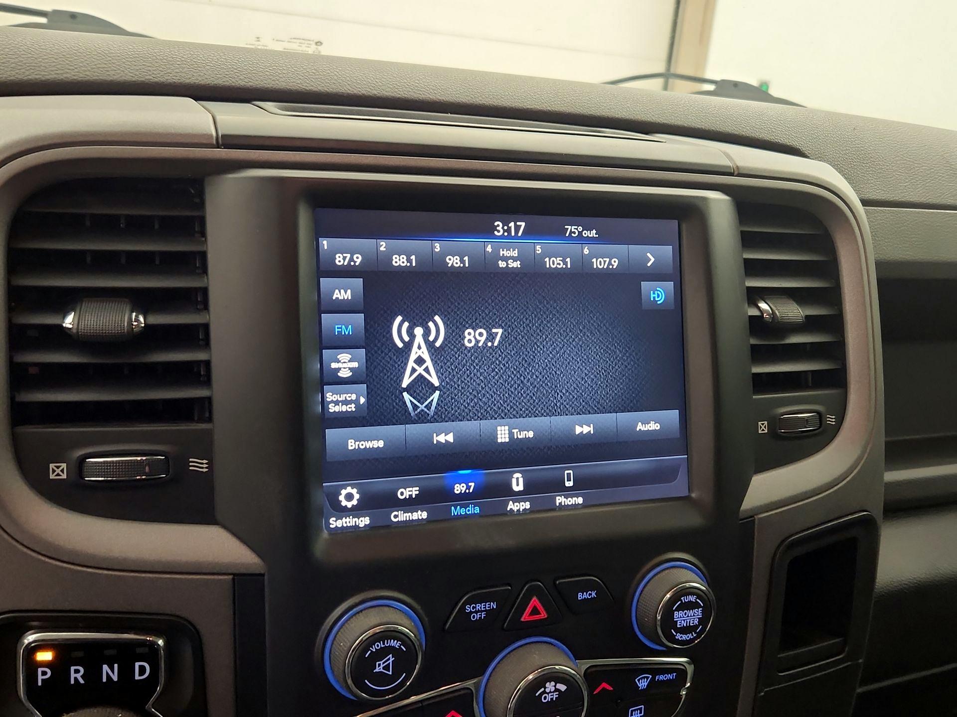 Thumbnail: 2020 RAM 1500 Classic - 15